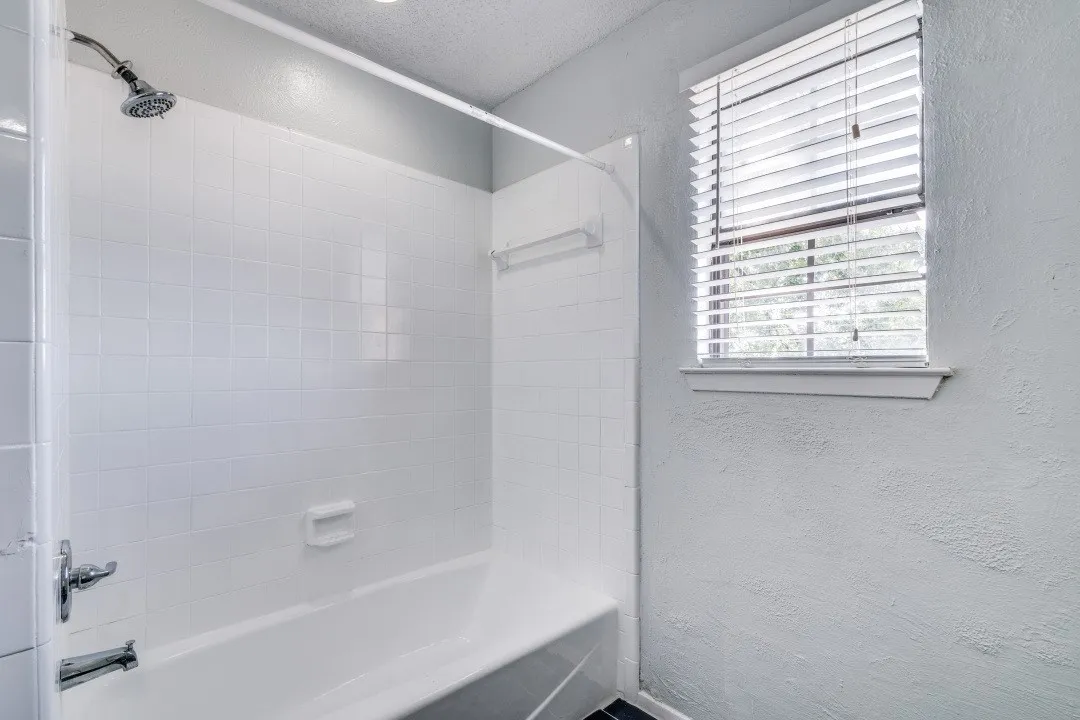 Condominium For Sale in Dallas County , 3635 Garden Brook Drive 10100, Farmers Branch, Texas 75234, 2 Bedroom, 3 Bathroom, Garage spaces, 1,304 Sqft, built in 1983, mls#21301734, Real Estate Agent in Farmers Branch, Homes For Sale in Dallas county, Homes For Sale in Farmers Branch, Realtor in Farmers Branch Texas, Real Estate Brokerage Independent Realty Texas, Luminita Cordes Realtor