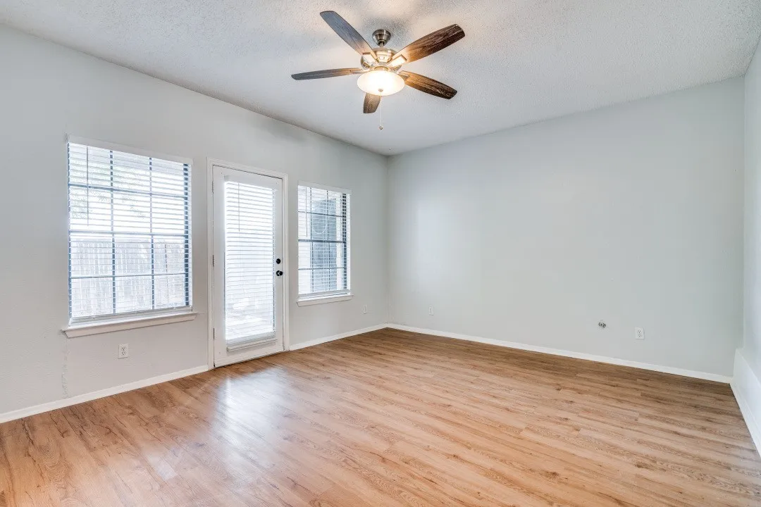 Condominium For Sale in Dallas County , 3635 Garden Brook Drive 10100, Farmers Branch, Texas 75234, 2 Bedroom, 3 Bathroom, Garage spaces, 1,304 Sqft, built in 1983, mls#21301734, Real Estate Agent in Farmers Branch, Homes For Sale in Dallas county, Homes For Sale in Farmers Branch, Realtor in Farmers Branch Texas, Real Estate Brokerage Independent Realty Texas, Luminita Cordes Realtor