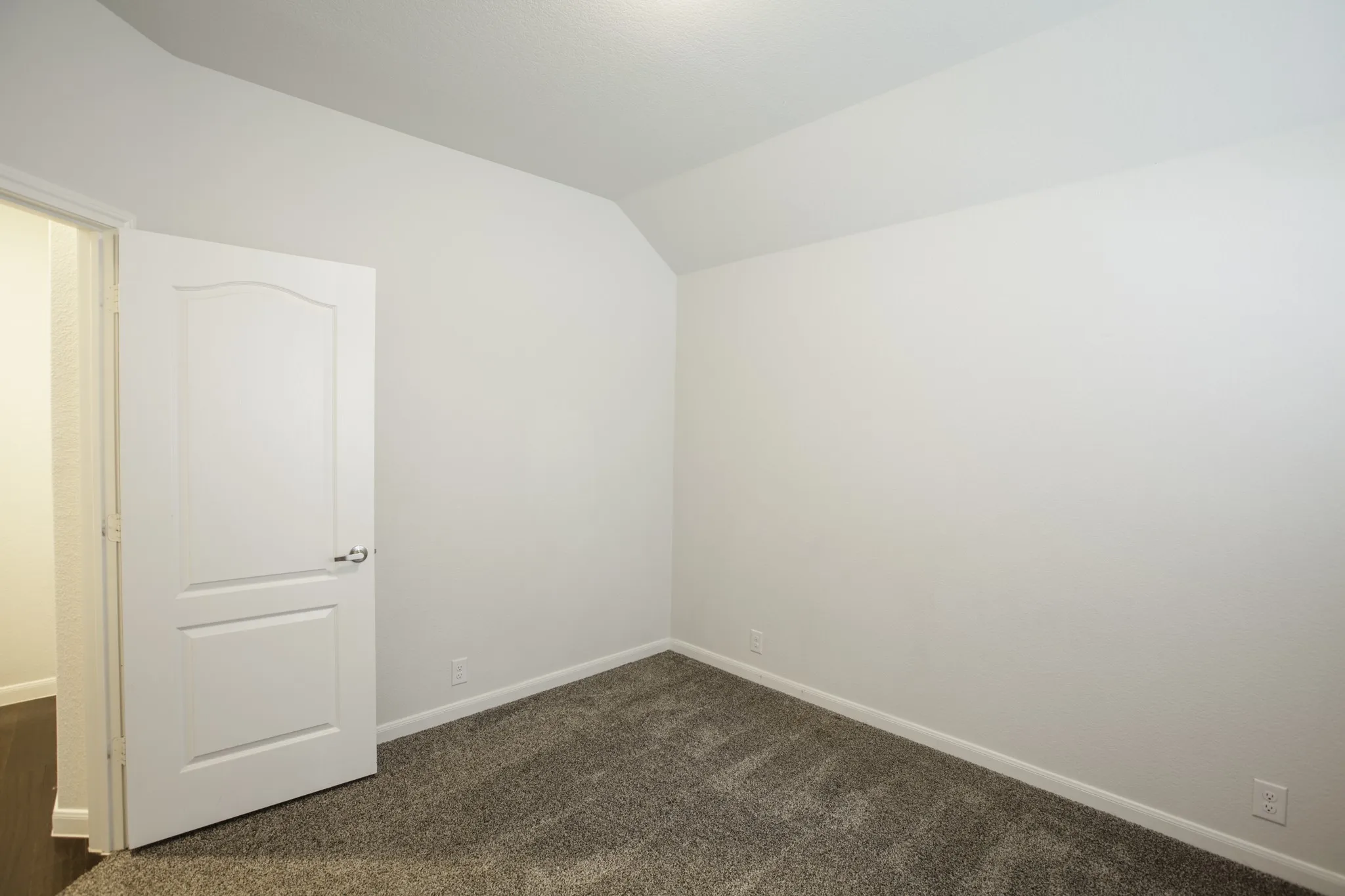 Single Family Residence For Rent in Kaufman County , 3811 Thomas Plains Drive, Forney, Texas 75126, 4 Bedroom, 3 Bathroom, 2 Garage spaces, 2,728 Sqft, built in 2022, mls#21302275, Real Estate Agent in Forney, Homes For Rent in Kaufman county, Homes For Rent in Forney, Realtor in Forney Texas, Real Estate Brokerage Independent Realty Texas, Luminita Cordes Realtor
