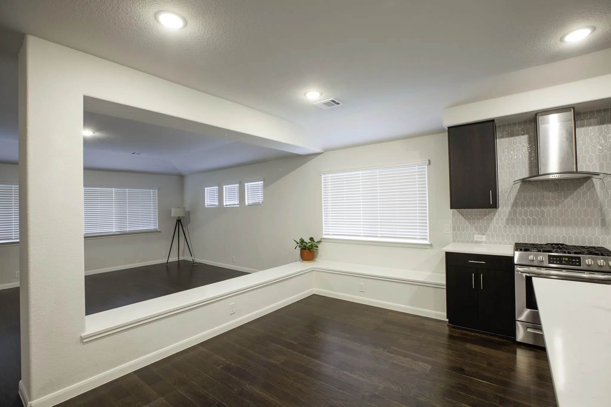 Single Family Residence For Rent in Kaufman County , 3811 Thomas Plains Drive, Forney, Texas 75126, 4 Bedroom, 3 Bathroom, 2 Garage spaces, 2,728 Sqft, built in 2022, mls#21302275, Real Estate Agent in Forney, Homes For Rent in Kaufman county, Homes For Rent in Forney, Realtor in Forney Texas, Real Estate Brokerage Independent Realty Texas, Luminita Cordes Realtor