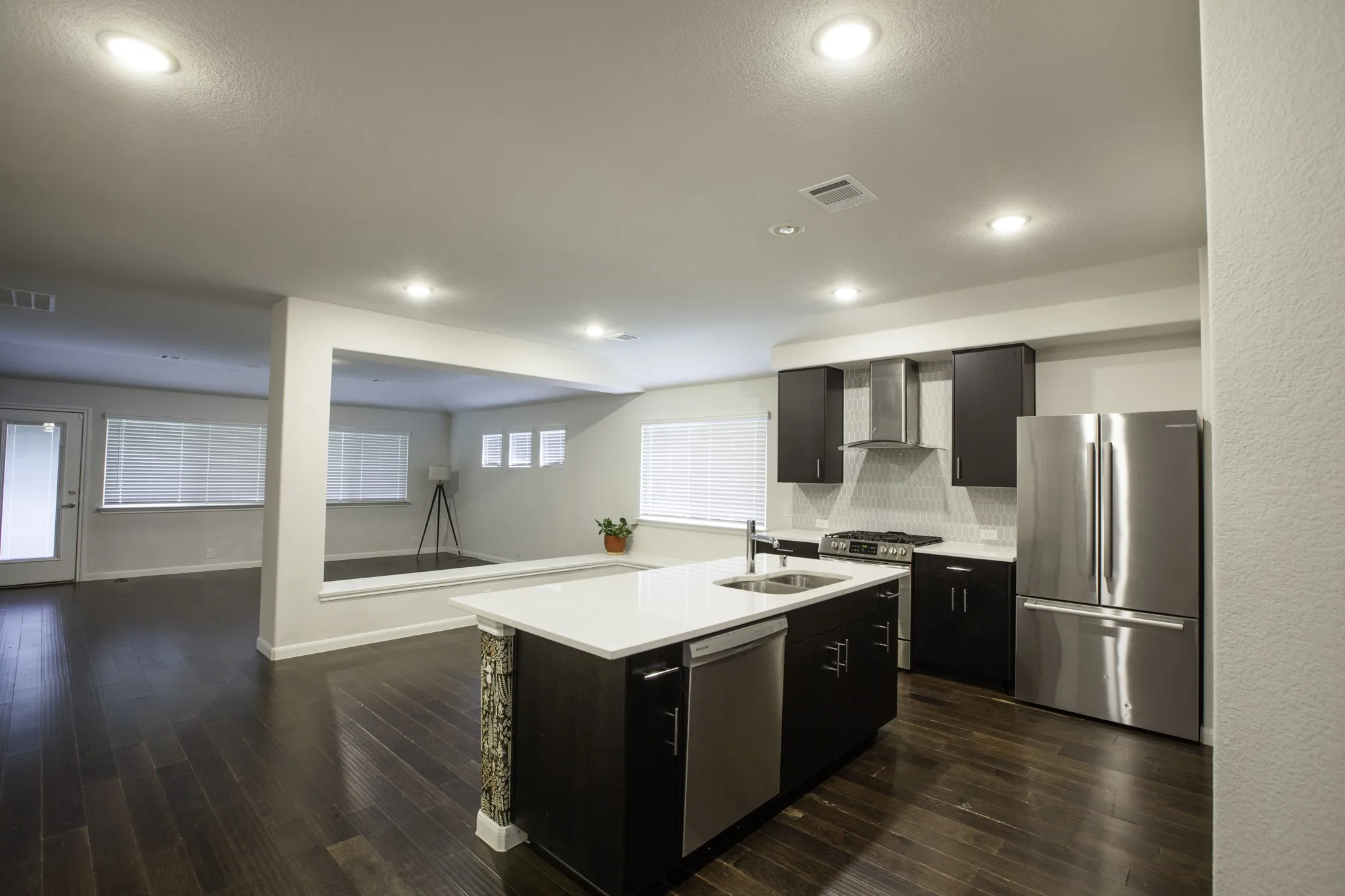 Single Family Residence For Rent in Kaufman County , 3811 Thomas Plains Drive, Forney, Texas 75126, 4 Bedroom, 3 Bathroom, 2 Garage spaces, 2,728 Sqft, built in 2022, mls#21302275, Real Estate Agent in Forney, Homes For Rent in Kaufman county, Homes For Rent in Forney, Realtor in Forney Texas, Real Estate Brokerage Independent Realty Texas, Luminita Cordes Realtor