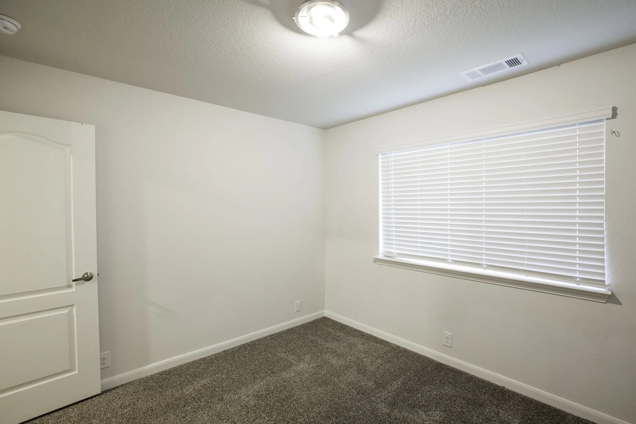 Single Family Residence For Rent in Kaufman County , 3811 Thomas Plains Drive, Forney, Texas 75126, 4 Bedroom, 3 Bathroom, 2 Garage spaces, 2,728 Sqft, built in 2022, mls#21302275, Real Estate Agent in Forney, Homes For Rent in Kaufman county, Homes For Rent in Forney, Realtor in Forney Texas, Real Estate Brokerage Independent Realty Texas, Luminita Cordes Realtor