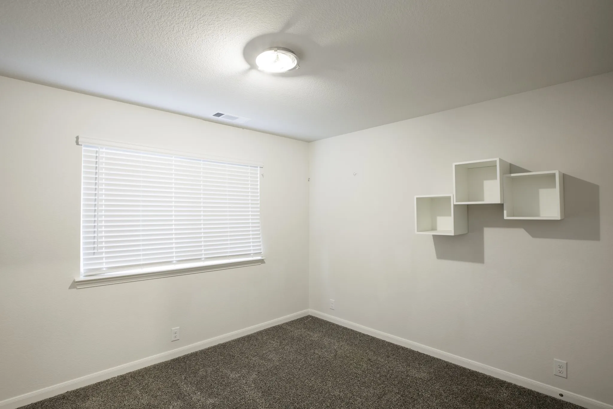 Single Family Residence For Rent in Kaufman County , 3811 Thomas Plains Drive, Forney, Texas 75126, 4 Bedroom, 3 Bathroom, 2 Garage spaces, 2,728 Sqft, built in 2022, mls#21302275, Real Estate Agent in Forney, Homes For Rent in Kaufman county, Homes For Rent in Forney, Realtor in Forney Texas, Real Estate Brokerage Independent Realty Texas, Luminita Cordes Realtor