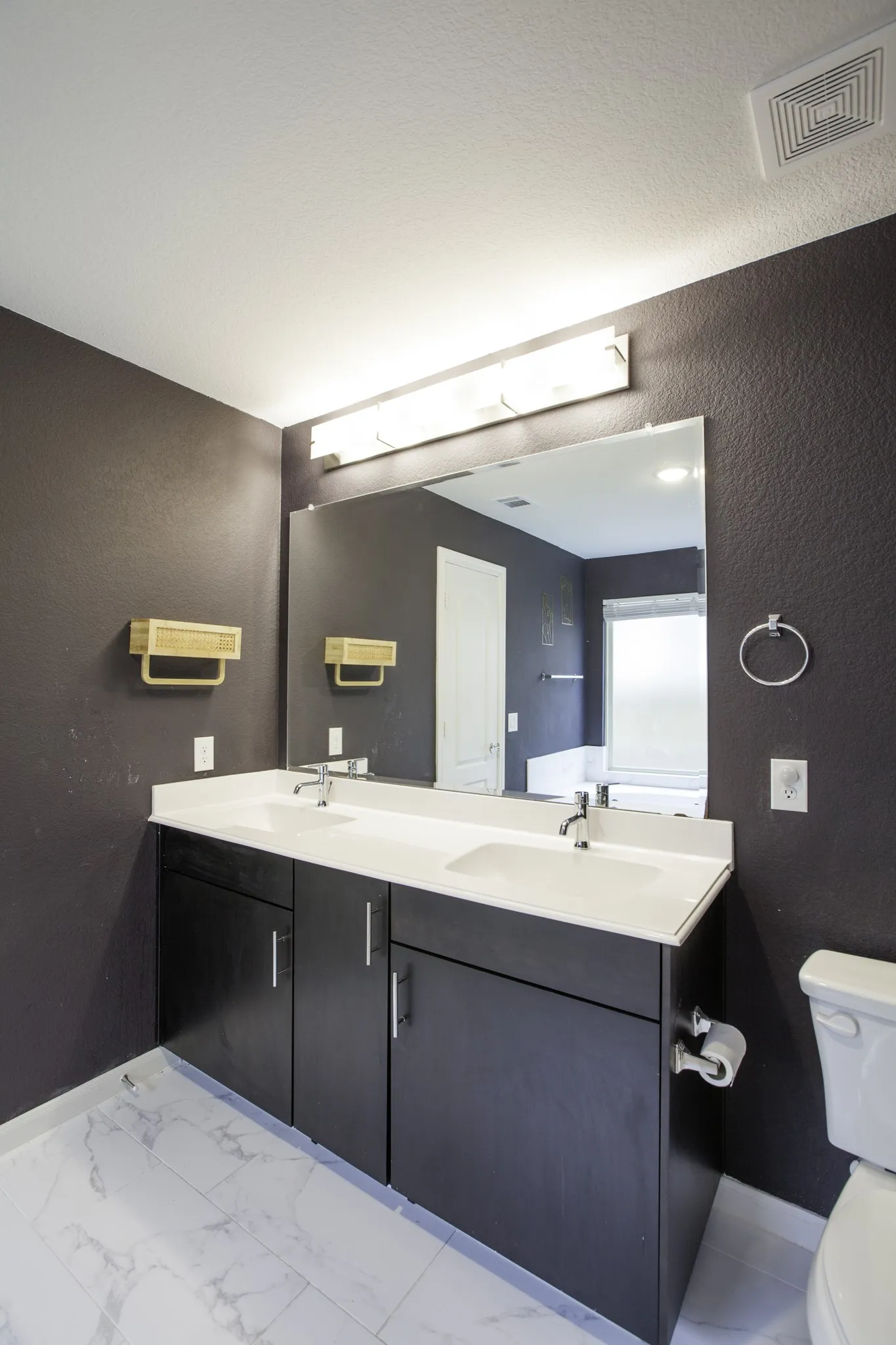 Single Family Residence For Rent in Kaufman County , 3811 Thomas Plains Drive, Forney, Texas 75126, 4 Bedroom, 3 Bathroom, 2 Garage spaces, 2,728 Sqft, built in 2022, mls#21302275, Real Estate Agent in Forney, Homes For Rent in Kaufman county, Homes For Rent in Forney, Realtor in Forney Texas, Real Estate Brokerage Independent Realty Texas, Luminita Cordes Realtor