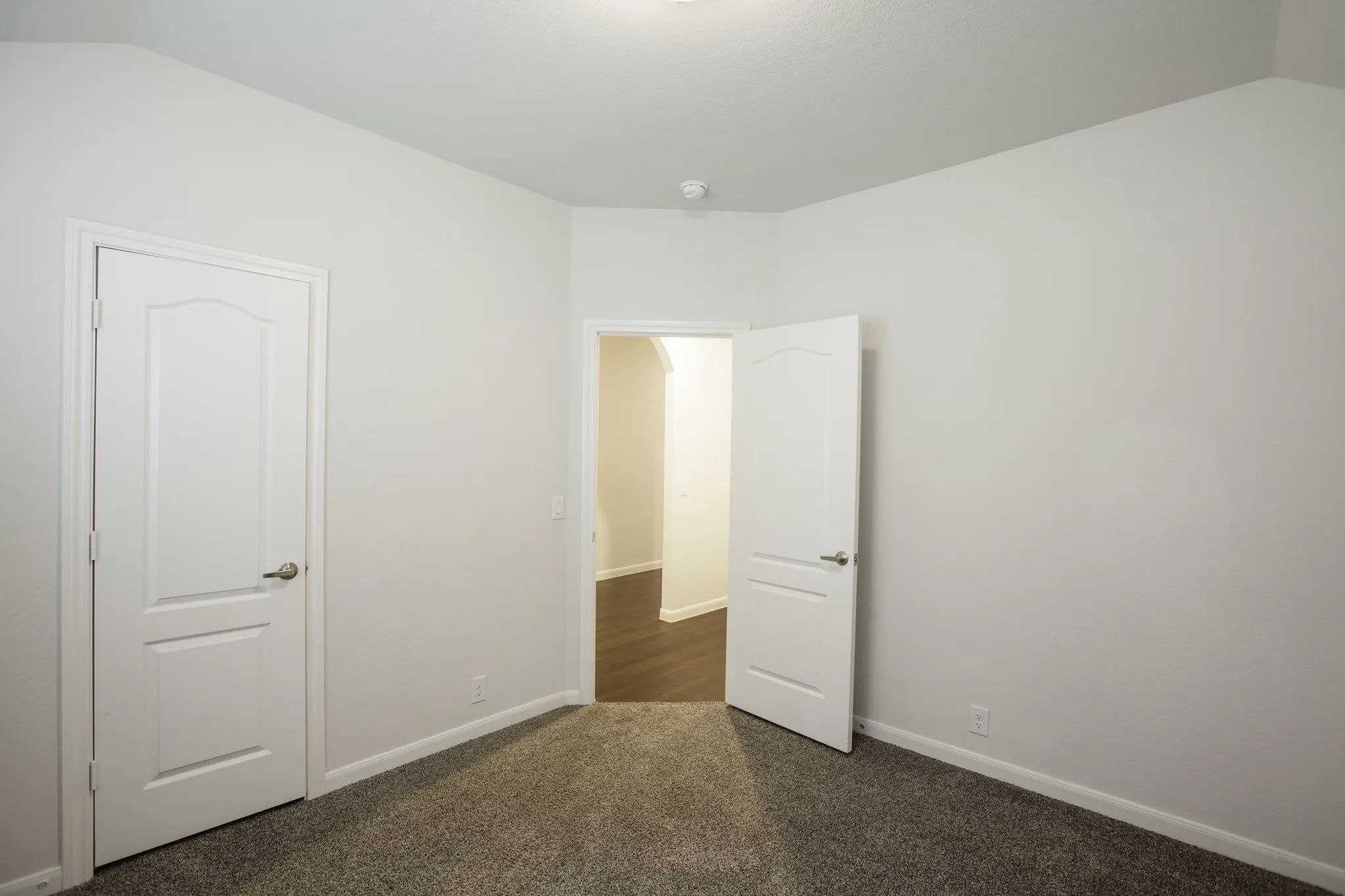 Single Family Residence For Rent in Kaufman County , 3811 Thomas Plains Drive, Forney, Texas 75126, 4 Bedroom, 3 Bathroom, 2 Garage spaces, 2,728 Sqft, built in 2022, mls#21302275, Real Estate Agent in Forney, Homes For Rent in Kaufman county, Homes For Rent in Forney, Realtor in Forney Texas, Real Estate Brokerage Independent Realty Texas, Luminita Cordes Realtor