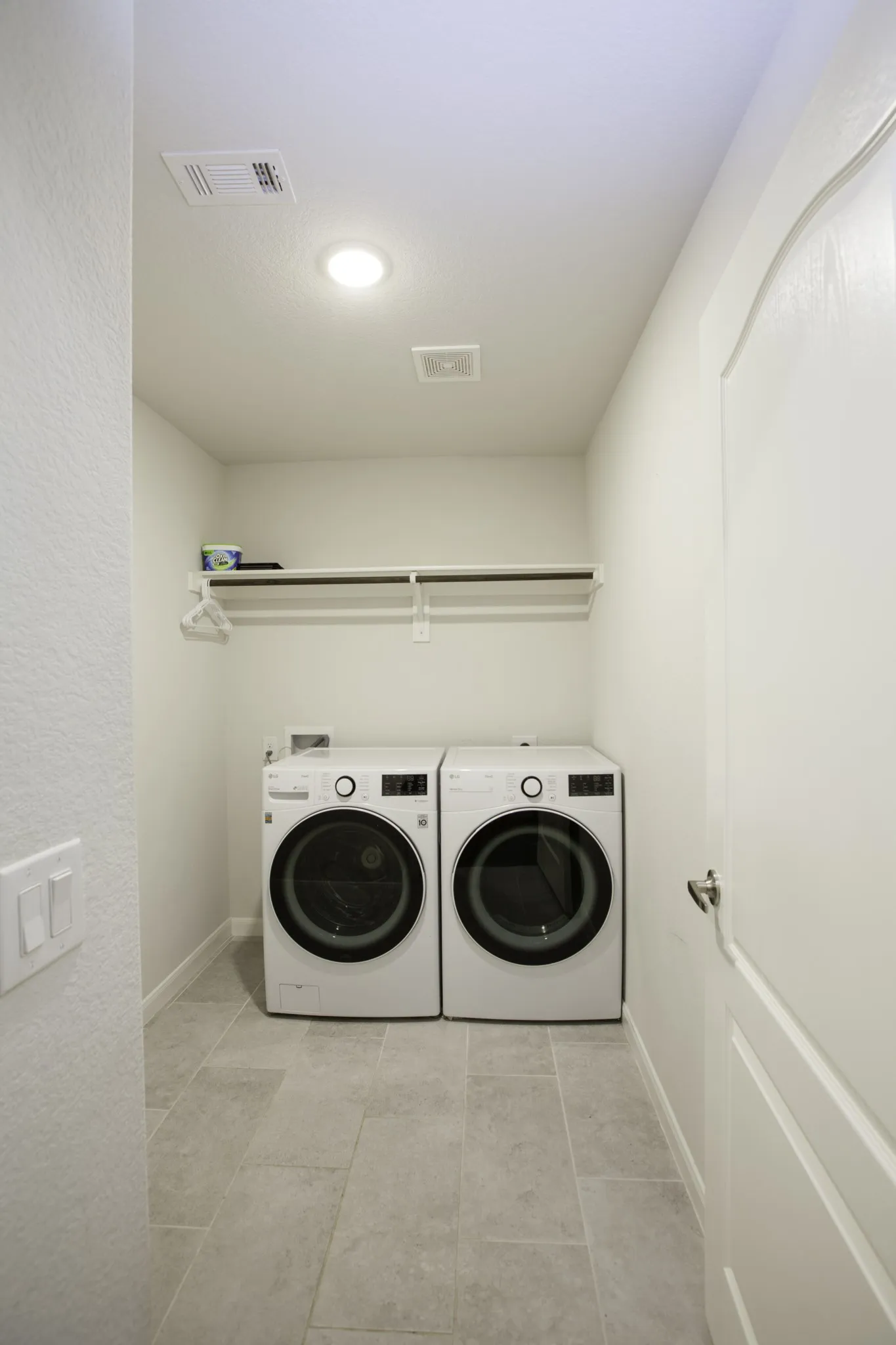 Single Family Residence For Rent in Kaufman County , 3811 Thomas Plains Drive, Forney, Texas 75126, 4 Bedroom, 3 Bathroom, 2 Garage spaces, 2,728 Sqft, built in 2022, mls#21302275, Real Estate Agent in Forney, Homes For Rent in Kaufman county, Homes For Rent in Forney, Realtor in Forney Texas, Real Estate Brokerage Independent Realty Texas, Luminita Cordes Realtor