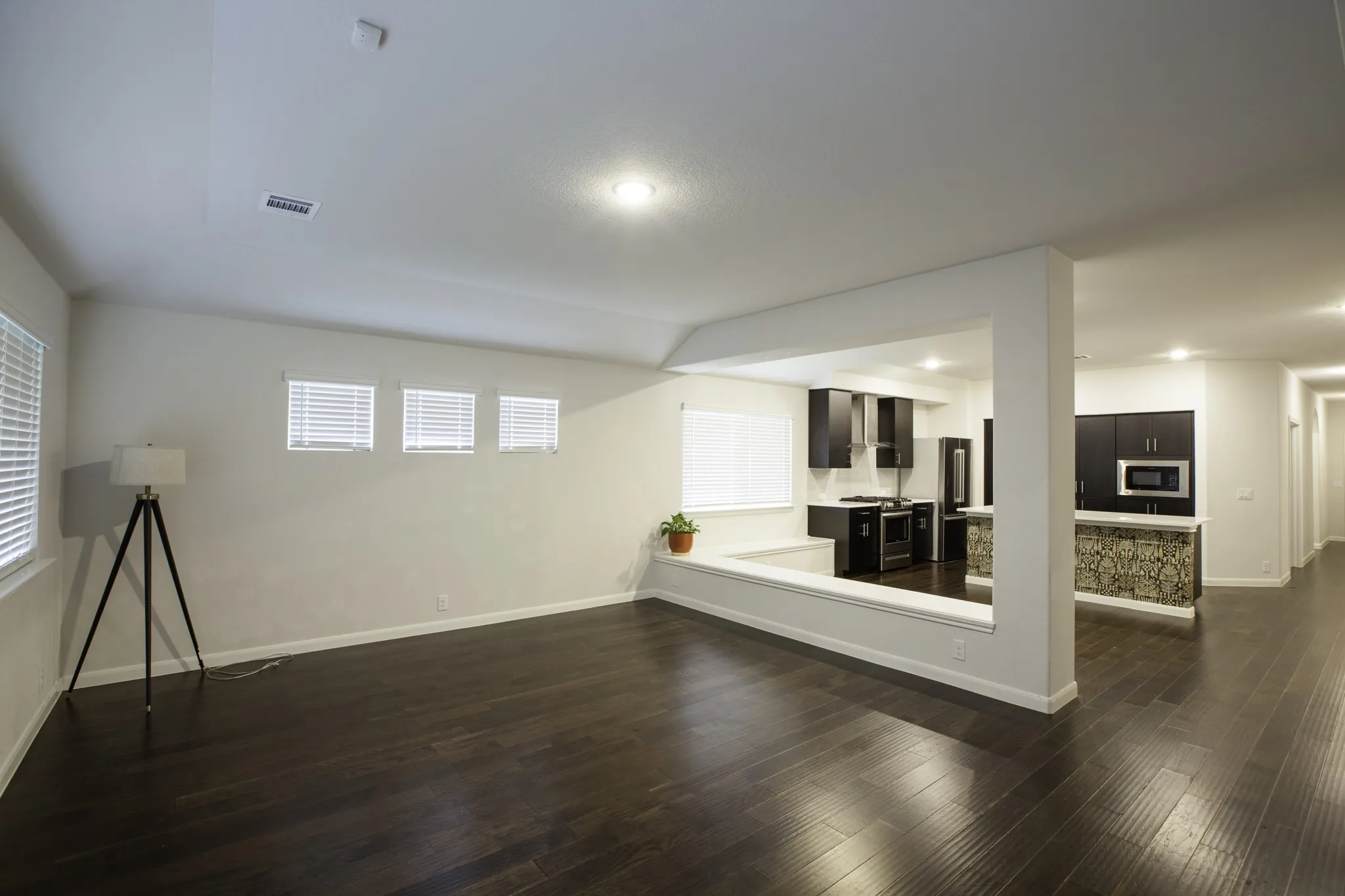 Single Family Residence For Rent in Kaufman County , 3811 Thomas Plains Drive, Forney, Texas 75126, 4 Bedroom, 3 Bathroom, 2 Garage spaces, 2,728 Sqft, built in 2022, mls#21302275, Real Estate Agent in Forney, Homes For Rent in Kaufman county, Homes For Rent in Forney, Realtor in Forney Texas, Real Estate Brokerage Independent Realty Texas, Luminita Cordes Realtor