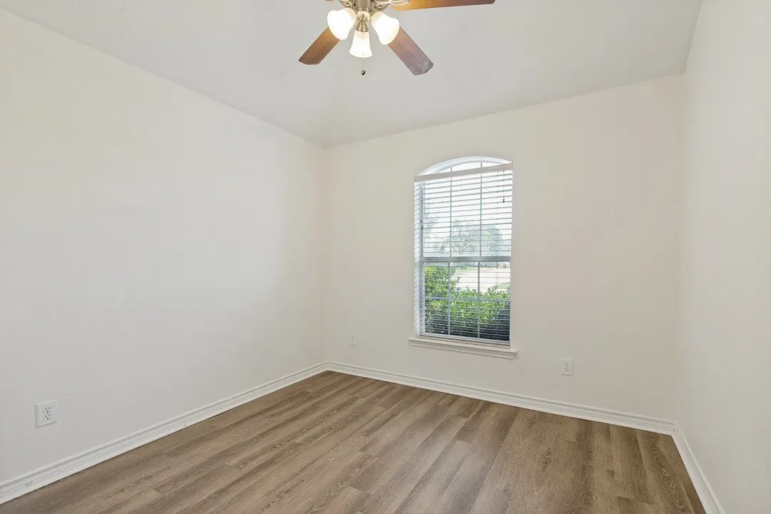 Single Family Residence For Rent in Tarrant County , 900 San Felipe Trail, Fort Worth, Texas 76052, 3 Bedroom, 2 Bathroom, 2 Garage spaces, 1,470 Sqft, built in 2006, mls#21300589, Real Estate Agent in Fort Worth, Homes For Rent in Tarrant county, Homes For Rent in Fort Worth, Realtor in Fort Worth Texas, Real Estate Brokerage Independent Realty Texas, Luminita Cordes Realtor
