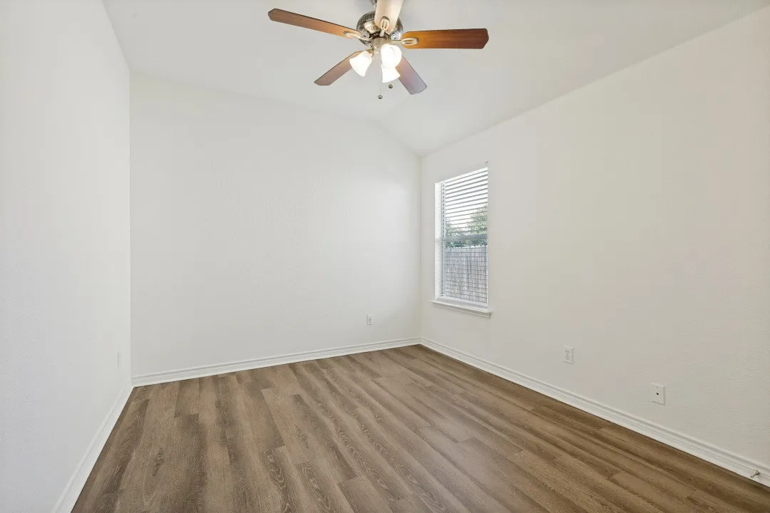Single Family Residence For Rent in Tarrant County , 900 San Felipe Trail, Fort Worth, Texas 76052, 3 Bedroom, 2 Bathroom, 2 Garage spaces, 1,470 Sqft, built in 2006, mls#21300589, Real Estate Agent in Fort Worth, Homes For Rent in Tarrant county, Homes For Rent in Fort Worth, Realtor in Fort Worth Texas, Real Estate Brokerage Independent Realty Texas, Luminita Cordes Realtor