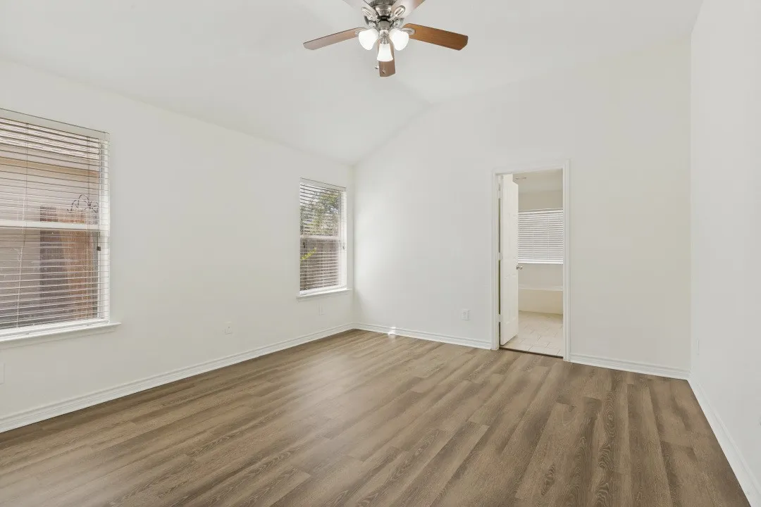 Single Family Residence For Rent in Tarrant County , 900 San Felipe Trail, Fort Worth, Texas 76052, 3 Bedroom, 2 Bathroom, 2 Garage spaces, 1,470 Sqft, built in 2006, mls#21300589, Real Estate Agent in Fort Worth, Homes For Rent in Tarrant county, Homes For Rent in Fort Worth, Realtor in Fort Worth Texas, Real Estate Brokerage Independent Realty Texas, Luminita Cordes Realtor
