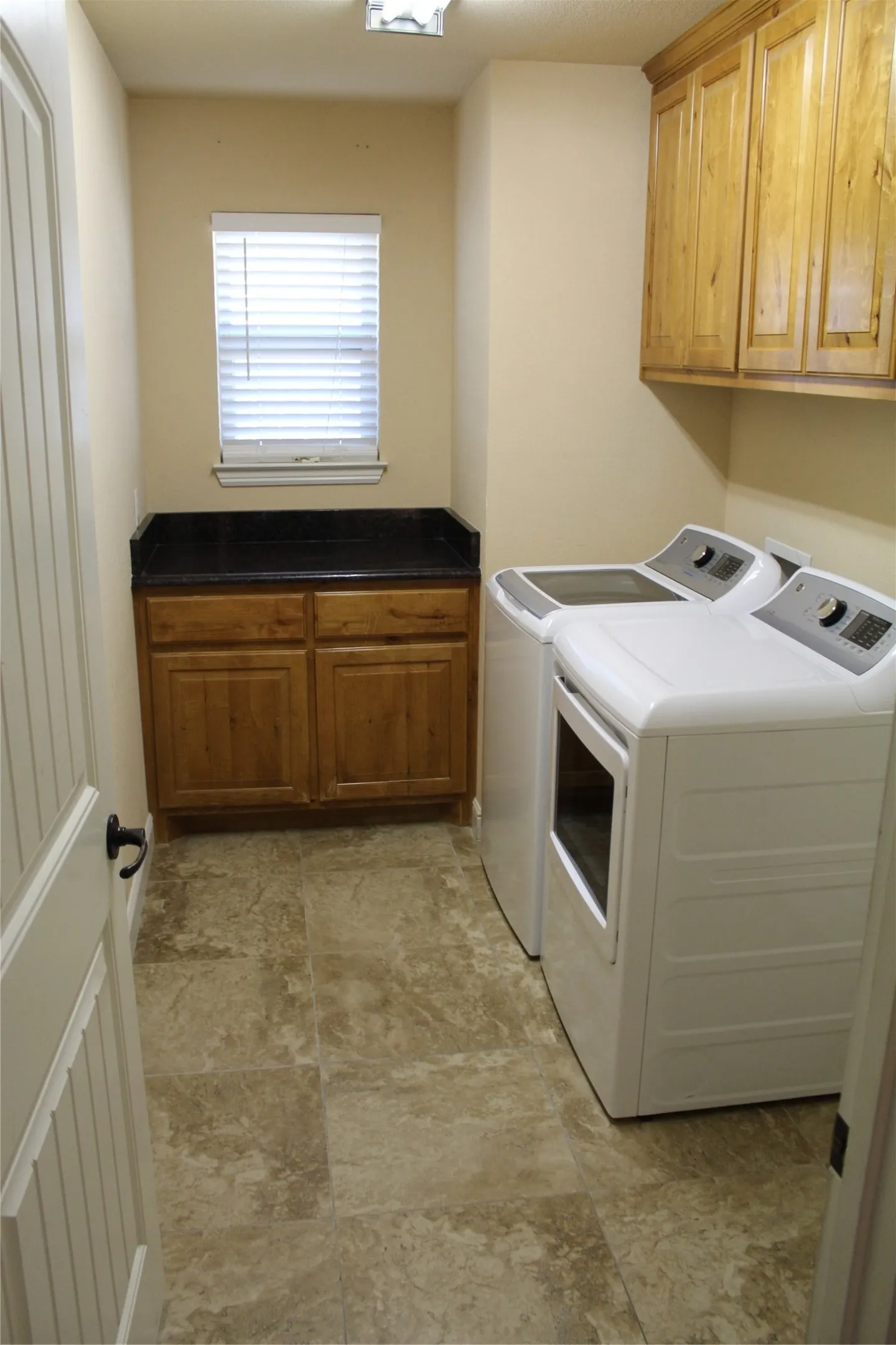 Single Family Residence For Sale in Hood County , 9204 Parkview Circle, Tolar, Texas 76476, 4 Bedroom, 2 Bathroom, 2 Garage spaces, 1,788 Sqft, built in 2012, mls#21301883, Real Estate Agent in Tolar, Homes For Sale in Hood county, Homes For Sale in Tolar, Realtor in Tolar Texas, Real Estate Brokerage Independent Realty Texas, Luminita Cordes Realtor