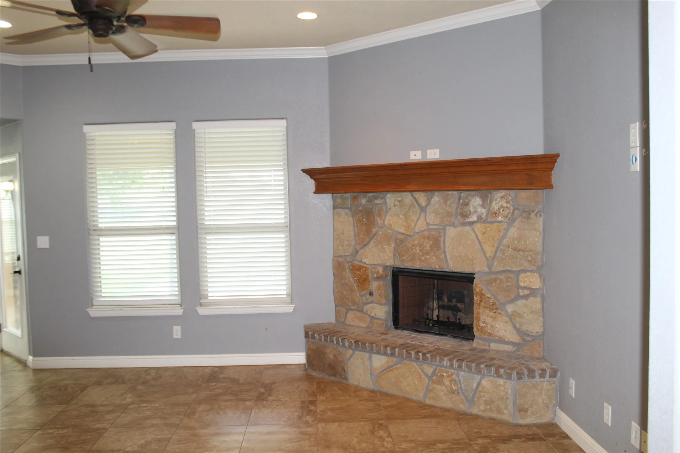 Single Family Residence For Sale in Hood County , 9204 Parkview Circle, Tolar, Texas 76476, 4 Bedroom, 2 Bathroom, 2 Garage spaces, 1,788 Sqft, built in 2012, mls#21301883, Real Estate Agent in Tolar, Homes For Sale in Hood county, Homes For Sale in Tolar, Realtor in Tolar Texas, Real Estate Brokerage Independent Realty Texas, Luminita Cordes Realtor