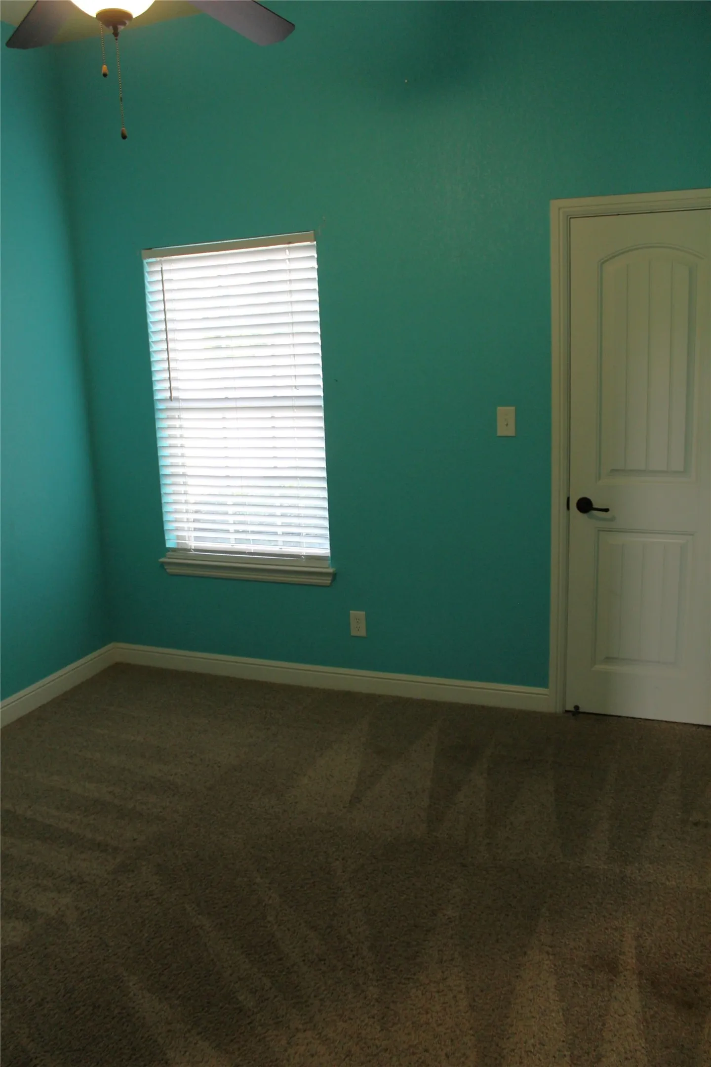 Single Family Residence For Sale in Hood County , 9204 Parkview Circle, Tolar, Texas 76476, 4 Bedroom, 2 Bathroom, 2 Garage spaces, 1,788 Sqft, built in 2012, mls#21301883, Real Estate Agent in Tolar, Homes For Sale in Hood county, Homes For Sale in Tolar, Realtor in Tolar Texas, Real Estate Brokerage Independent Realty Texas, Luminita Cordes Realtor