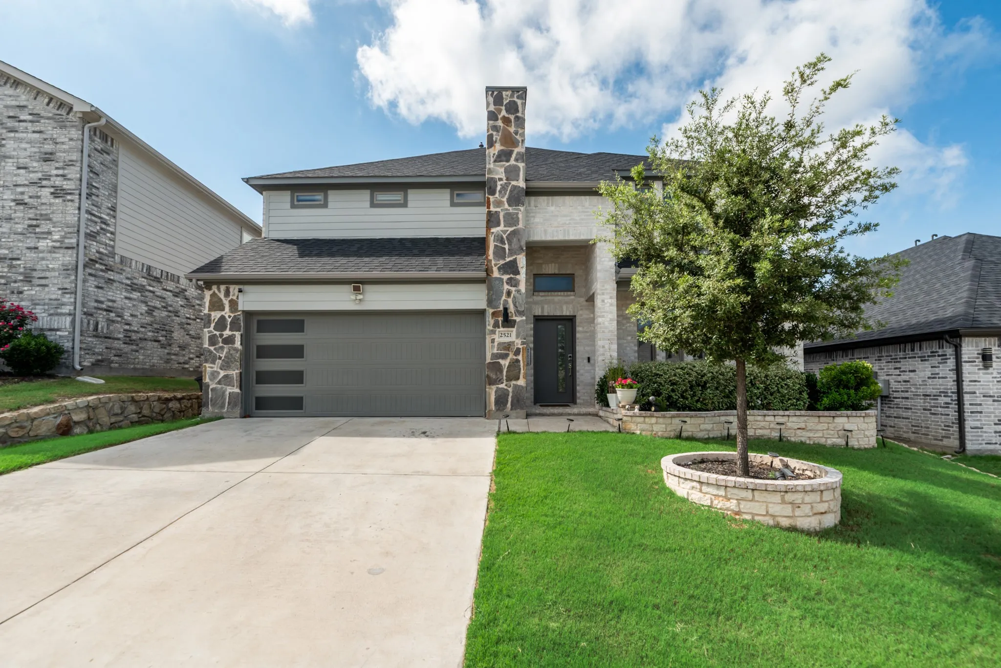 Single Family Residence For Sale in Tarrant County , 2521 Ponca Drive, Fort Worth, Texas 76179, 5 Bedroom, 4 Bathroom, 2 Garage spaces, 3,611 Sqft, built in 2021, mls#21301042, Real Estate Agent in Fort Worth, Homes For Sale in Tarrant county, Homes For Sale in Fort Worth, Realtor in Fort Worth Texas, Real Estate Brokerage Independent Realty Texas, Luminita Cordes Realtor
