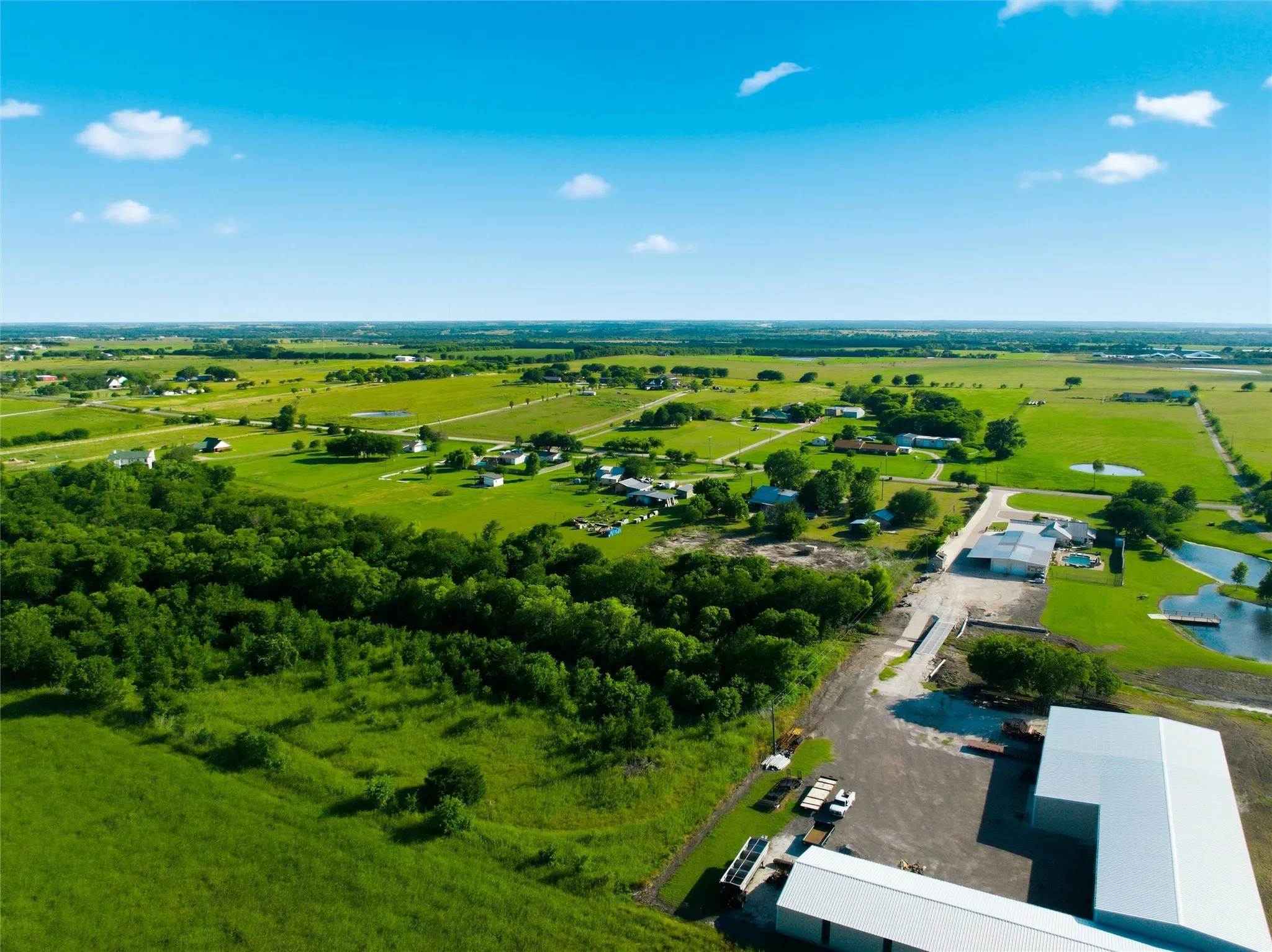 Single Family Residence For Sale in Mc Lennan County , 2059 Southwinds Drive, Lorena, Texas 76655, 6 Bedroom, 3 Bathroom, Garage spaces, 3,000 Sqft, built in 1984, mls#21302286, Real Estate Agent in Lorena, Homes For Sale in Mc Lennan county, Homes For Sale in Lorena, Realtor in Lorena Texas, Real Estate Brokerage Independent Realty Texas, Luminita Cordes Realtor