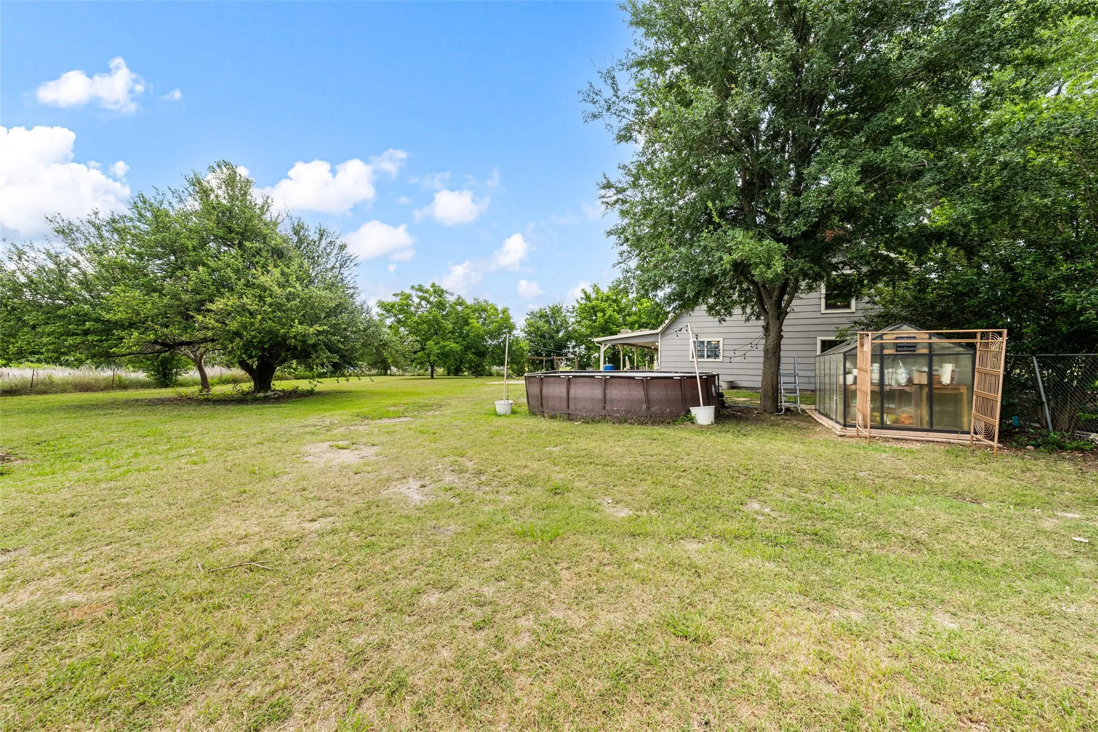 Single Family Residence For Sale in Mc Lennan County , 2059 Southwinds Drive, Lorena, Texas 76655, 6 Bedroom, 3 Bathroom, Garage spaces, 3,000 Sqft, built in 1984, mls#21302286, Real Estate Agent in Lorena, Homes For Sale in Mc Lennan county, Homes For Sale in Lorena, Realtor in Lorena Texas, Real Estate Brokerage Independent Realty Texas, Luminita Cordes Realtor
