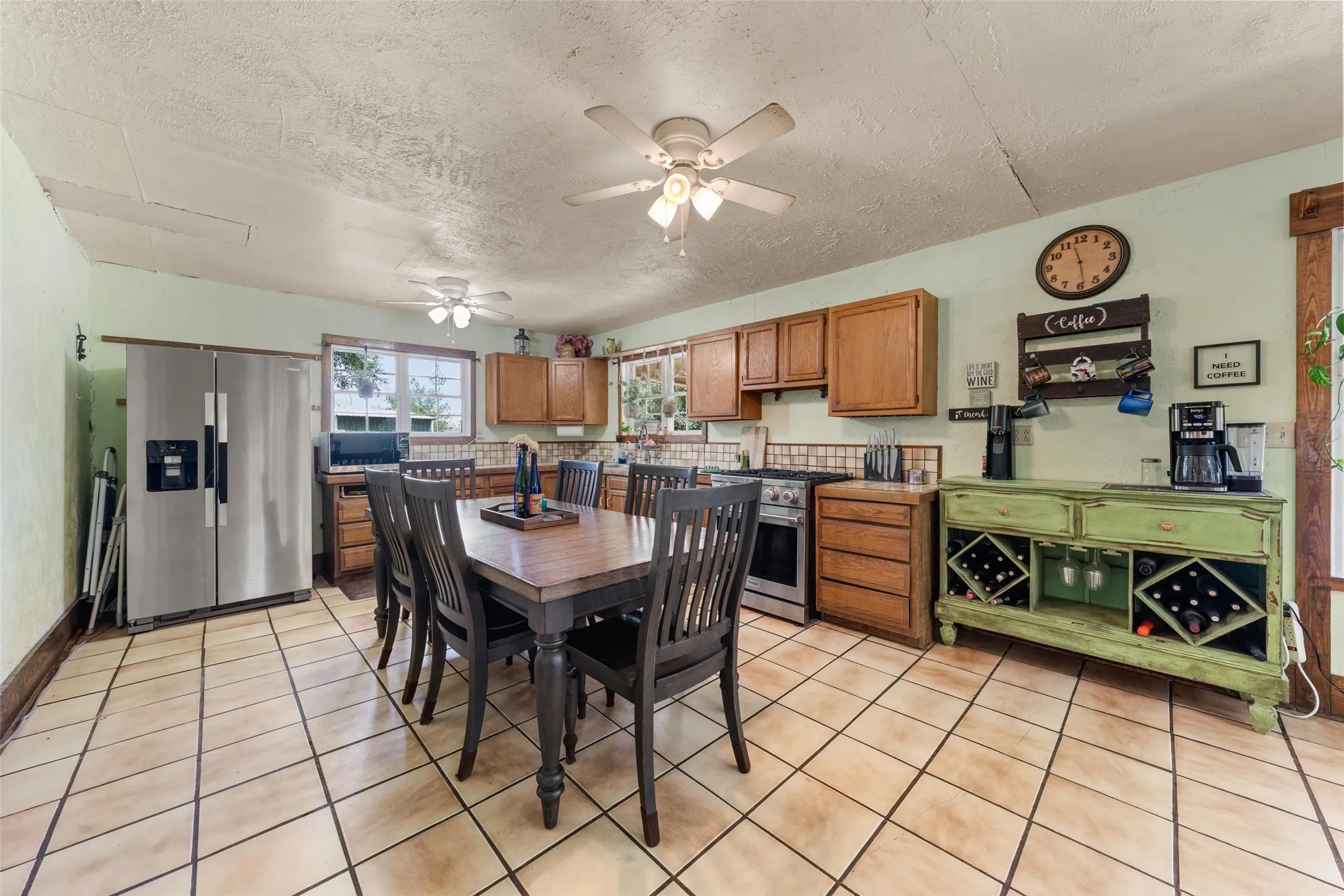 Single Family Residence For Sale in Mc Lennan County , 2059 Southwinds Drive, Lorena, Texas 76655, 6 Bedroom, 3 Bathroom, Garage spaces, 3,000 Sqft, built in 1984, mls#21302286, Real Estate Agent in Lorena, Homes For Sale in Mc Lennan county, Homes For Sale in Lorena, Realtor in Lorena Texas, Real Estate Brokerage Independent Realty Texas, Luminita Cordes Realtor
