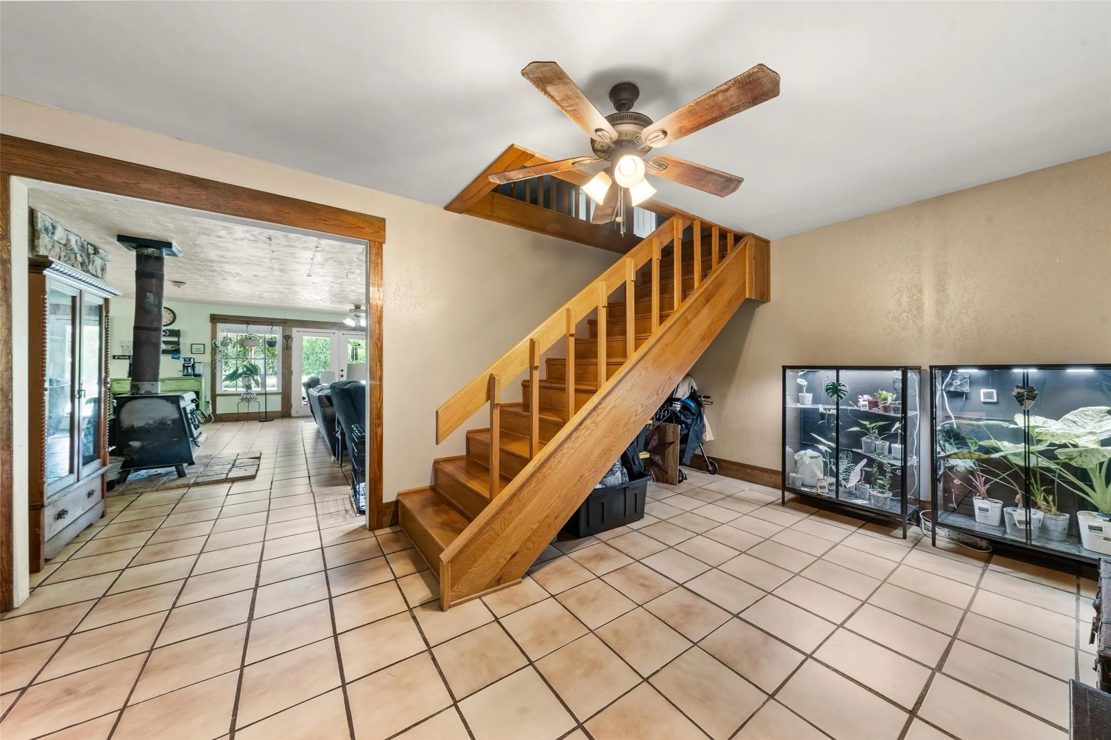 Single Family Residence For Sale in Mc Lennan County , 2059 Southwinds Drive, Lorena, Texas 76655, 6 Bedroom, 3 Bathroom, Garage spaces, 3,000 Sqft, built in 1984, mls#21302286, Real Estate Agent in Lorena, Homes For Sale in Mc Lennan county, Homes For Sale in Lorena, Realtor in Lorena Texas, Real Estate Brokerage Independent Realty Texas, Luminita Cordes Realtor