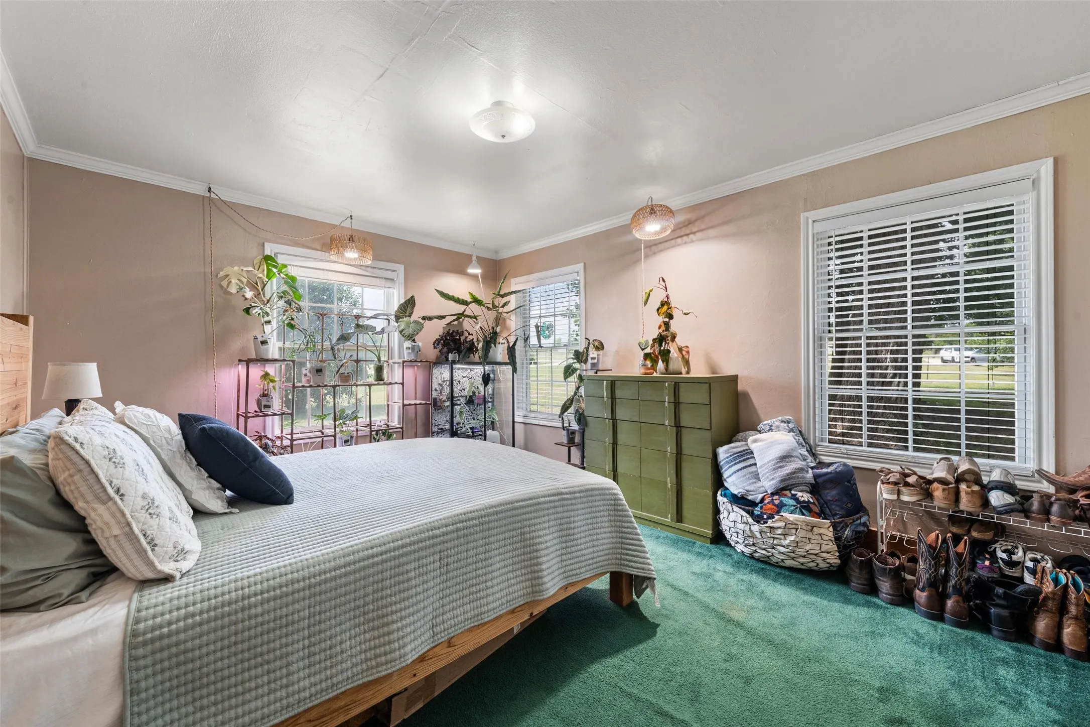 Single Family Residence For Sale in Mc Lennan County , 2059 Southwinds Drive, Lorena, Texas 76655, 6 Bedroom, 3 Bathroom, Garage spaces, 3,000 Sqft, built in 1984, mls#21302286, Real Estate Agent in Lorena, Homes For Sale in Mc Lennan county, Homes For Sale in Lorena, Realtor in Lorena Texas, Real Estate Brokerage Independent Realty Texas, Luminita Cordes Realtor