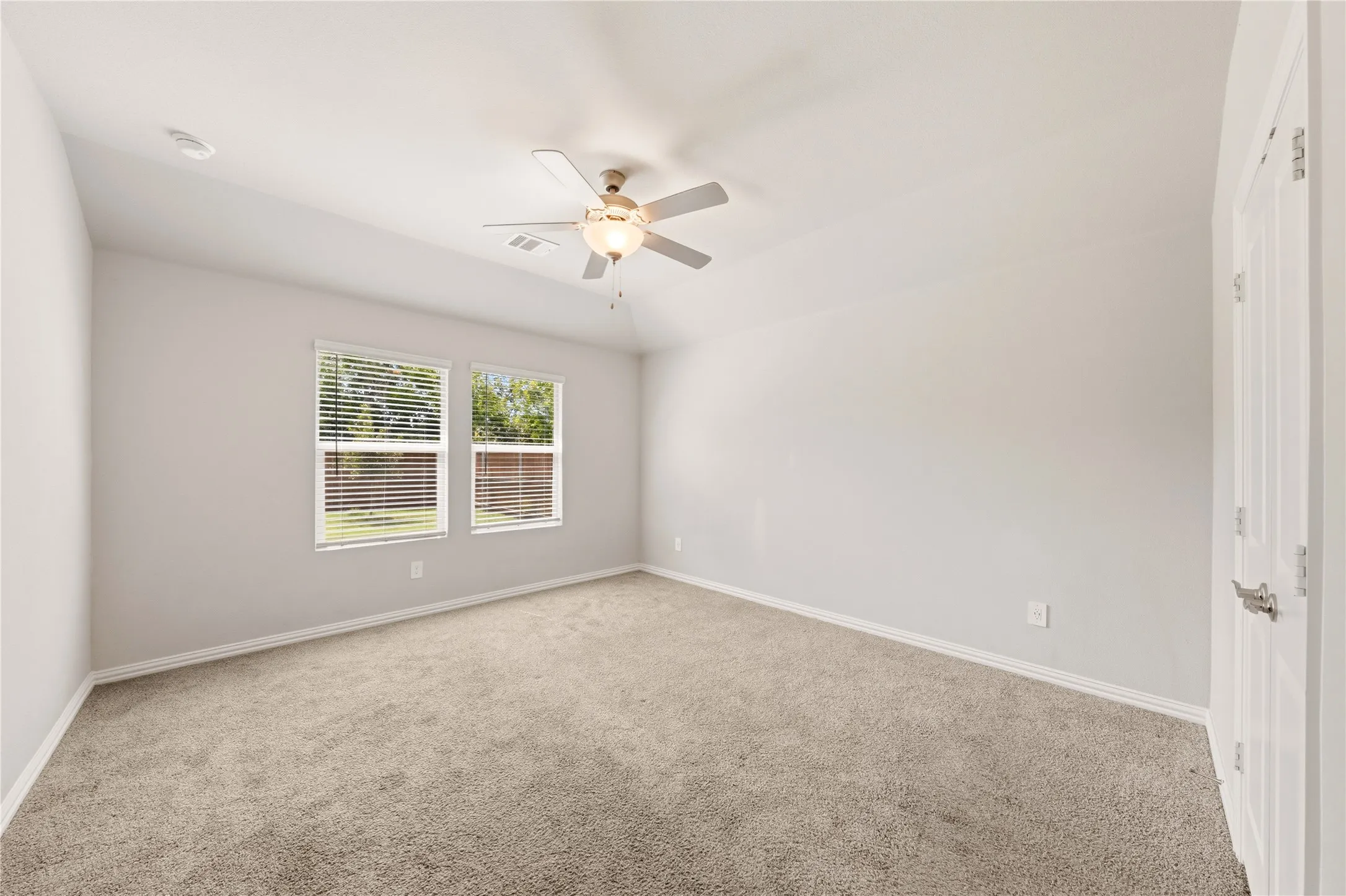 Single Family Residence For Sale in Collin County , 3712 Canyon Drive, Farmersville, Texas 75442, 3 Bedroom, 2 Bathroom, 2 Garage spaces, 1,669 Sqft, built in 2024, mls#21301800, Real Estate Agent in Farmersville, Homes For Sale in Collin county, Homes For Sale in Farmersville, Realtor in Farmersville Texas, Real Estate Brokerage Independent Realty Texas, Luminita Cordes Realtor
