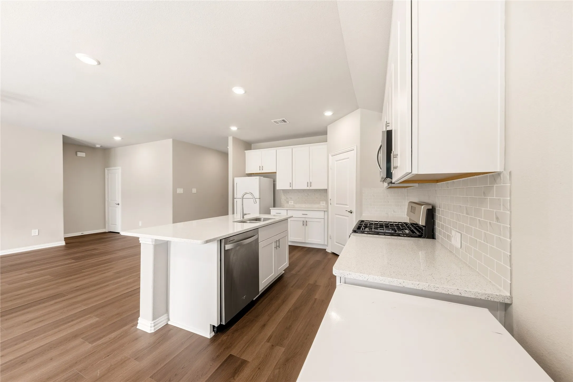 Single Family Residence For Sale in Collin County , 3712 Canyon Drive, Farmersville, Texas 75442, 3 Bedroom, 2 Bathroom, 2 Garage spaces, 1,669 Sqft, built in 2024, mls#21301800, Real Estate Agent in Farmersville, Homes For Sale in Collin county, Homes For Sale in Farmersville, Realtor in Farmersville Texas, Real Estate Brokerage Independent Realty Texas, Luminita Cordes Realtor