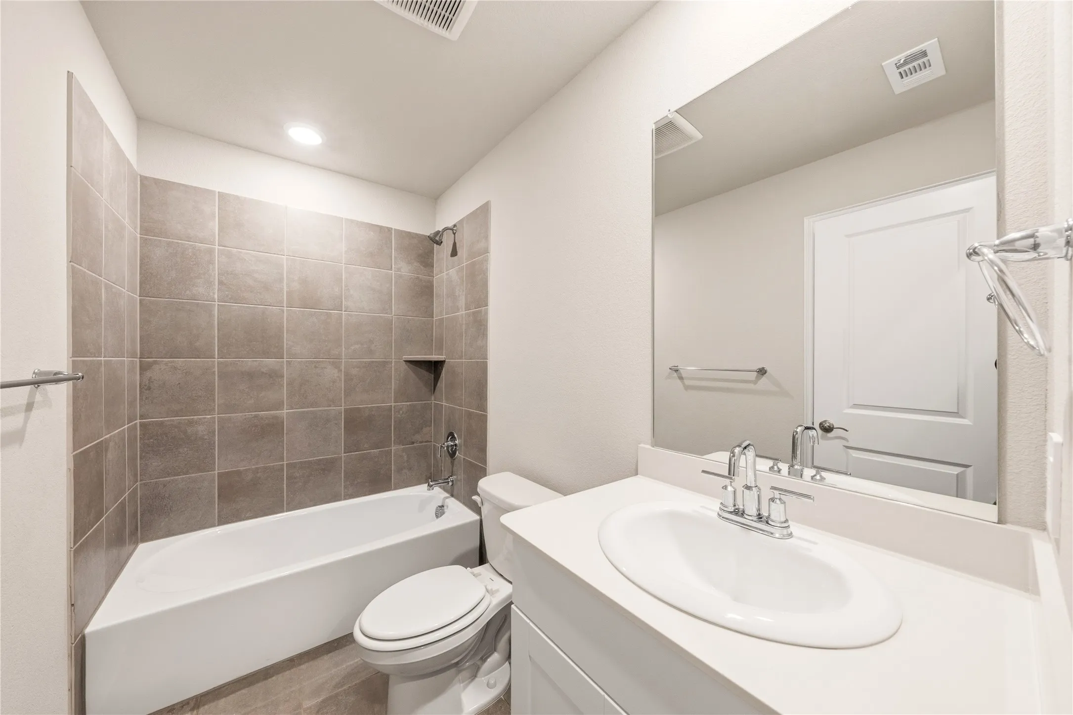 Single Family Residence For Sale in Collin County , 3712 Canyon Drive, Farmersville, Texas 75442, 3 Bedroom, 2 Bathroom, 2 Garage spaces, 1,669 Sqft, built in 2024, mls#21301800, Real Estate Agent in Farmersville, Homes For Sale in Collin county, Homes For Sale in Farmersville, Realtor in Farmersville Texas, Real Estate Brokerage Independent Realty Texas, Luminita Cordes Realtor