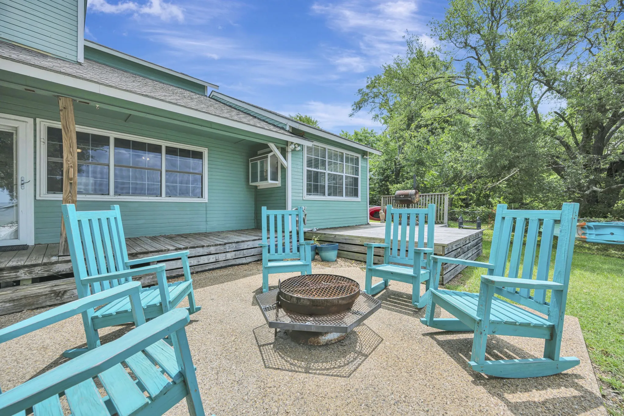 Single Family Residence For Sale in Henderson County , 203 Port Drive, Gun Barrel City, Texas 75156, 5 Bedroom, 3 Bathroom, Garage spaces, 3,034 Sqft, built in 1988, mls#21302081, Real Estate Agent in Gun Barrel City, Homes For Sale in Henderson county, Homes For Sale in Gun Barrel City, Realtor in Gun Barrel City Texas, Real Estate Brokerage Independent Realty Texas, Luminita Cordes Realtor