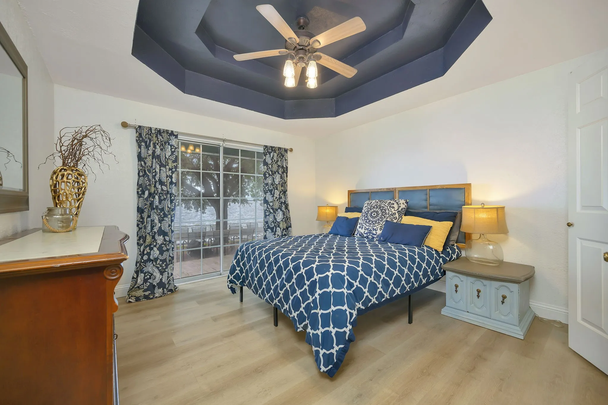 Single Family Residence For Sale in Henderson County , 203 Port Drive, Gun Barrel City, Texas 75156, 5 Bedroom, 3 Bathroom, Garage spaces, 3,034 Sqft, built in 1988, mls#21302081, Real Estate Agent in Gun Barrel City, Homes For Sale in Henderson county, Homes For Sale in Gun Barrel City, Realtor in Gun Barrel City Texas, Real Estate Brokerage Independent Realty Texas, Luminita Cordes Realtor