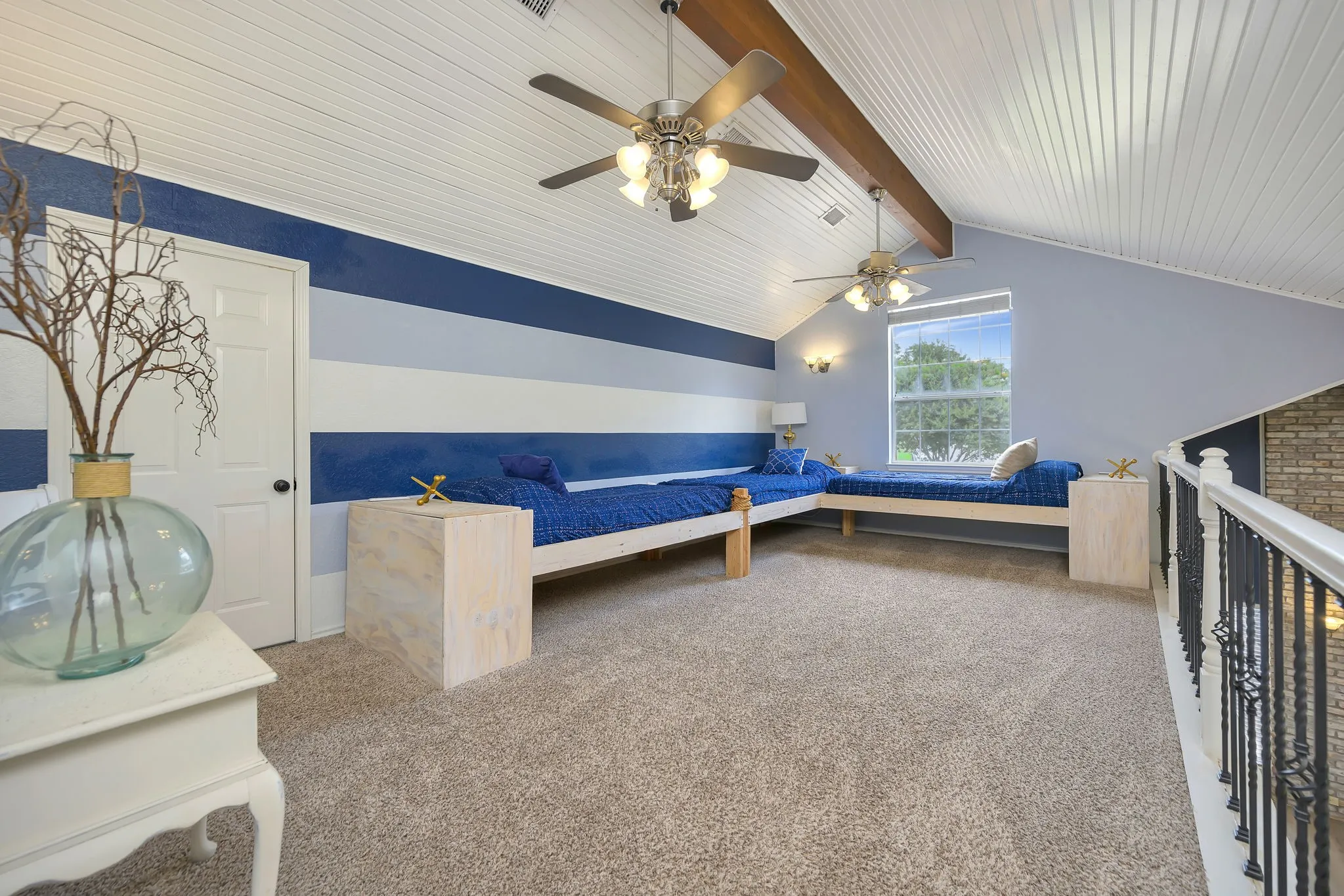 Single Family Residence For Sale in Henderson County , 203 Port Drive, Gun Barrel City, Texas 75156, 5 Bedroom, 3 Bathroom, Garage spaces, 3,034 Sqft, built in 1988, mls#21302081, Real Estate Agent in Gun Barrel City, Homes For Sale in Henderson county, Homes For Sale in Gun Barrel City, Realtor in Gun Barrel City Texas, Real Estate Brokerage Independent Realty Texas, Luminita Cordes Realtor