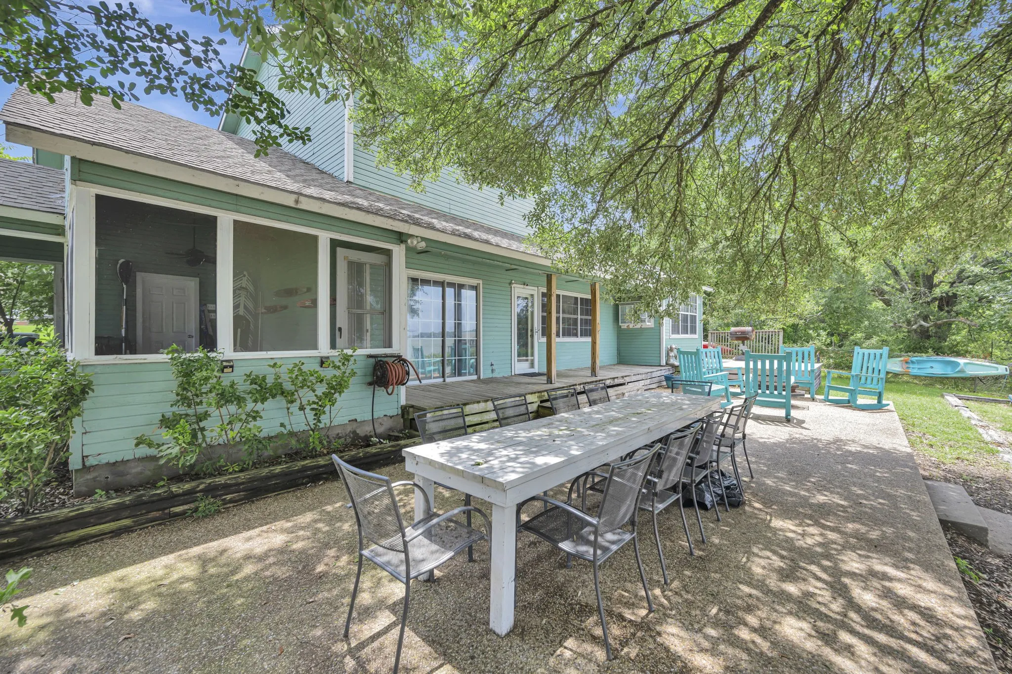 Single Family Residence For Sale in Henderson County , 203 Port Drive, Gun Barrel City, Texas 75156, 5 Bedroom, 3 Bathroom, Garage spaces, 3,034 Sqft, built in 1988, mls#21302081, Real Estate Agent in Gun Barrel City, Homes For Sale in Henderson county, Homes For Sale in Gun Barrel City, Realtor in Gun Barrel City Texas, Real Estate Brokerage Independent Realty Texas, Luminita Cordes Realtor
