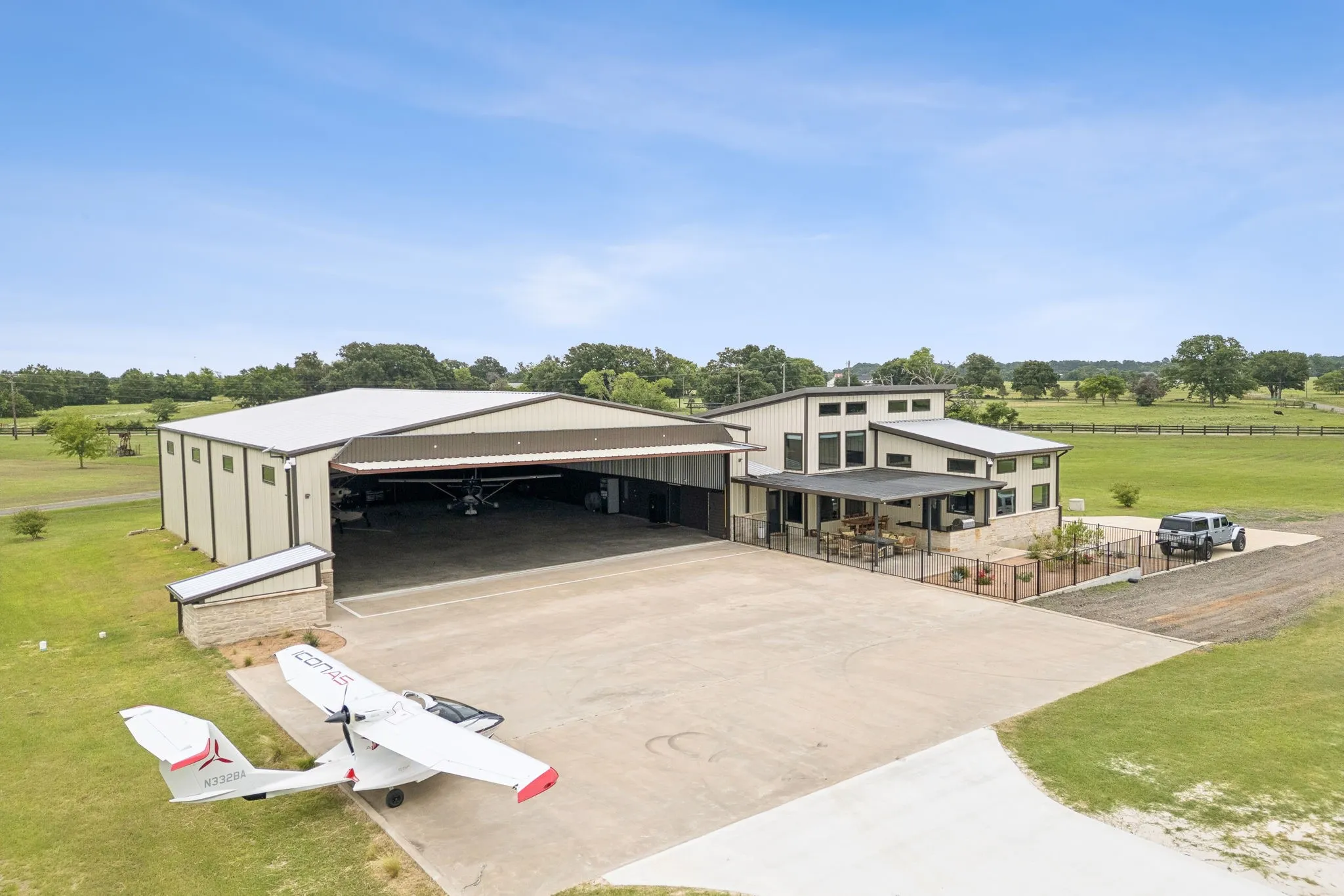 Single Family Residence For Sale in Van Zandt County , 836 VZ County Road, Van, Texas 75790, 1 Bedroom, 2 Bathroom, 3 Garage spaces, 10,848 Sqft, built in 2020, mls#21302348, Real Estate Agent in Van, Homes For Sale in Van Zandt county, Homes For Sale in Van, Realtor in Van Texas, Real Estate Brokerage Independent Realty Texas, Luminita Cordes Realtor