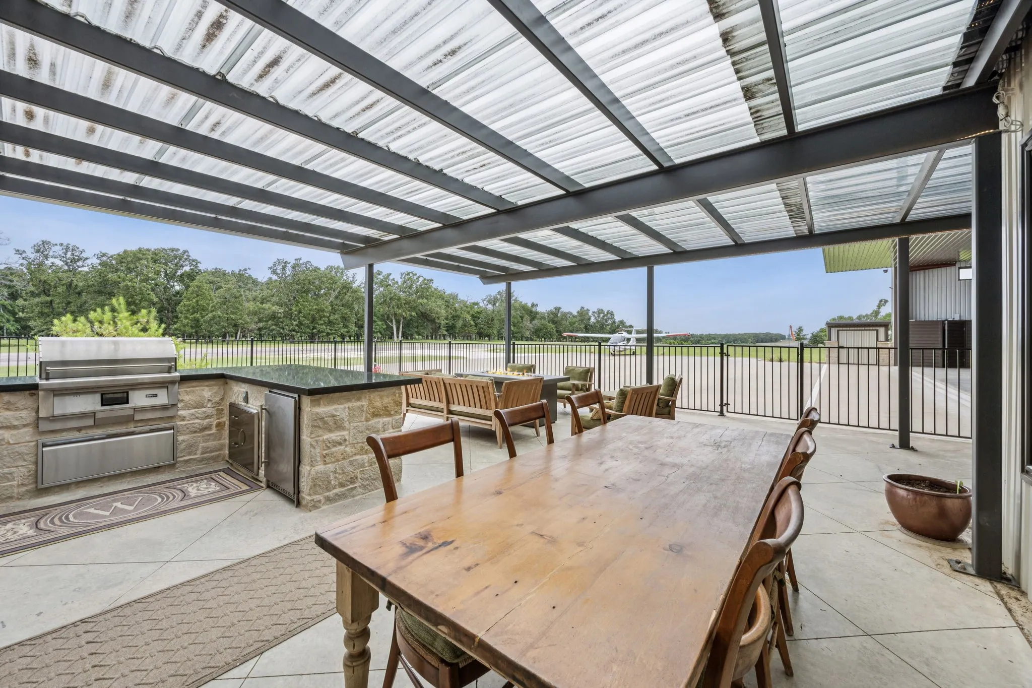 Single Family Residence For Sale in Van Zandt County , 836 VZ County Road, Van, Texas 75790, 1 Bedroom, 2 Bathroom, 3 Garage spaces, 10,848 Sqft, built in 2020, mls#21302348, Real Estate Agent in Van, Homes For Sale in Van Zandt county, Homes For Sale in Van, Realtor in Van Texas, Real Estate Brokerage Independent Realty Texas, Luminita Cordes Realtor