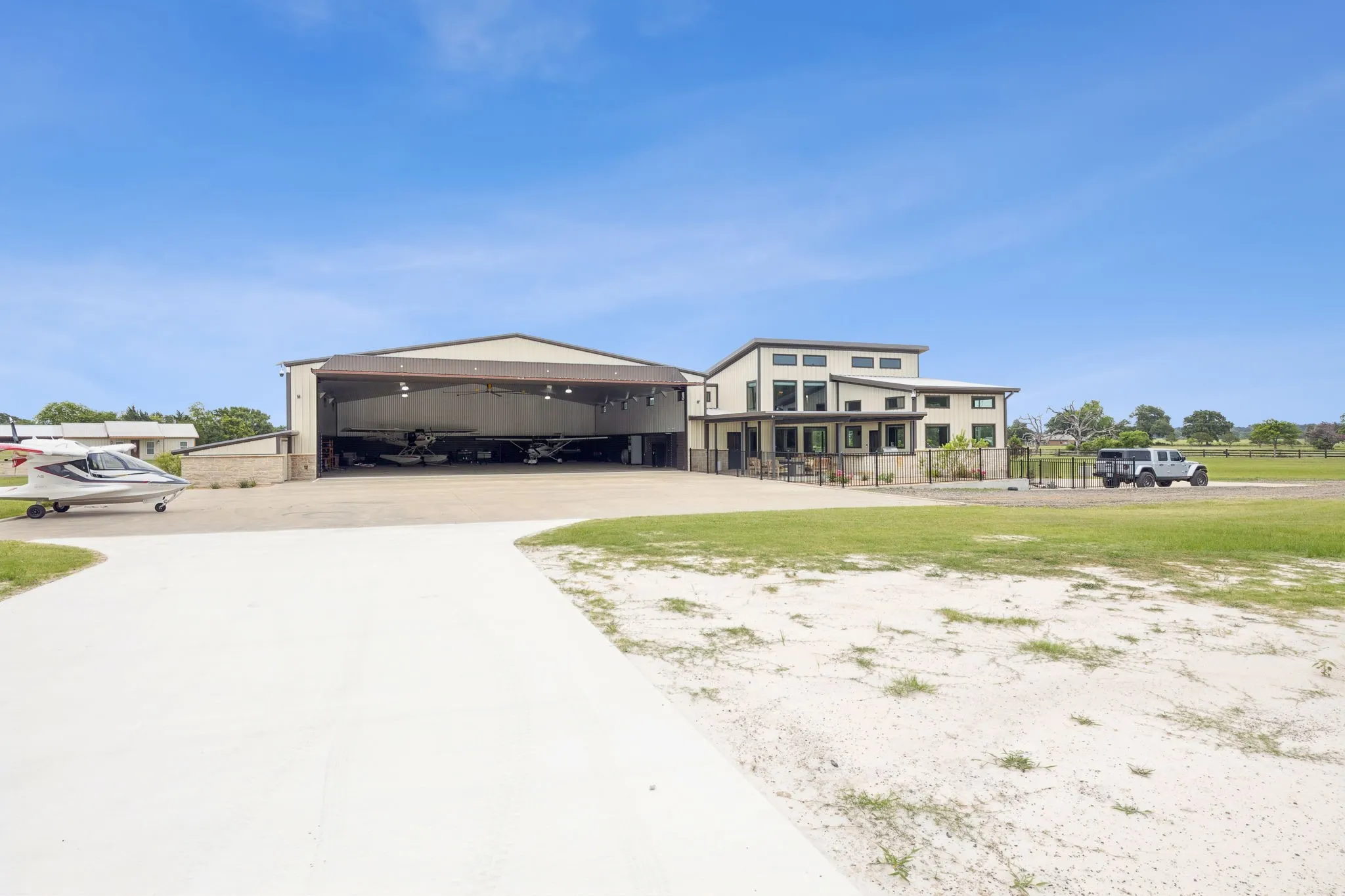 Single Family Residence For Sale in Van Zandt County , 836 VZ County Road, Van, Texas 75790, 1 Bedroom, 2 Bathroom, 3 Garage spaces, 10,848 Sqft, built in 2020, mls#21302348, Real Estate Agent in Van, Homes For Sale in Van Zandt county, Homes For Sale in Van, Realtor in Van Texas, Real Estate Brokerage Independent Realty Texas, Luminita Cordes Realtor
