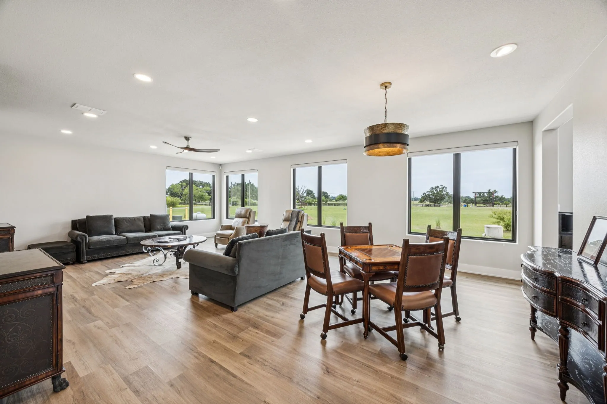 Single Family Residence For Sale in Van Zandt County , 836 VZ County Road, Van, Texas 75790, 1 Bedroom, 2 Bathroom, 3 Garage spaces, 10,848 Sqft, built in 2020, mls#21302348, Real Estate Agent in Van, Homes For Sale in Van Zandt county, Homes For Sale in Van, Realtor in Van Texas, Real Estate Brokerage Independent Realty Texas, Luminita Cordes Realtor