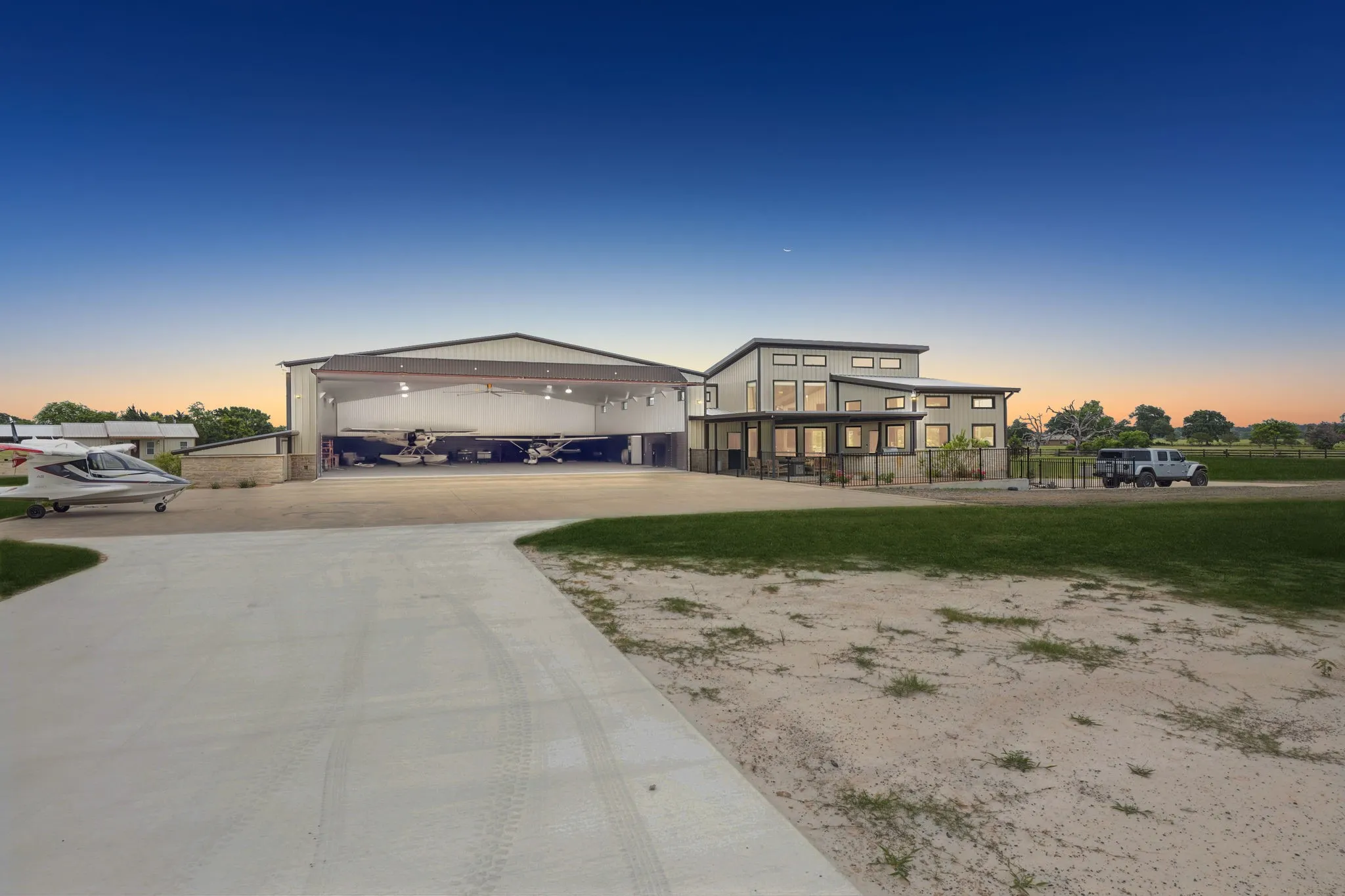 Single Family Residence For Sale in Van Zandt County , 836 VZ County Road, Van, Texas 75790, 1 Bedroom, 2 Bathroom, 3 Garage spaces, 10,848 Sqft, built in 2020, mls#21302348, Real Estate Agent in Van, Homes For Sale in Van Zandt county, Homes For Sale in Van, Realtor in Van Texas, Real Estate Brokerage Independent Realty Texas, Luminita Cordes Realtor