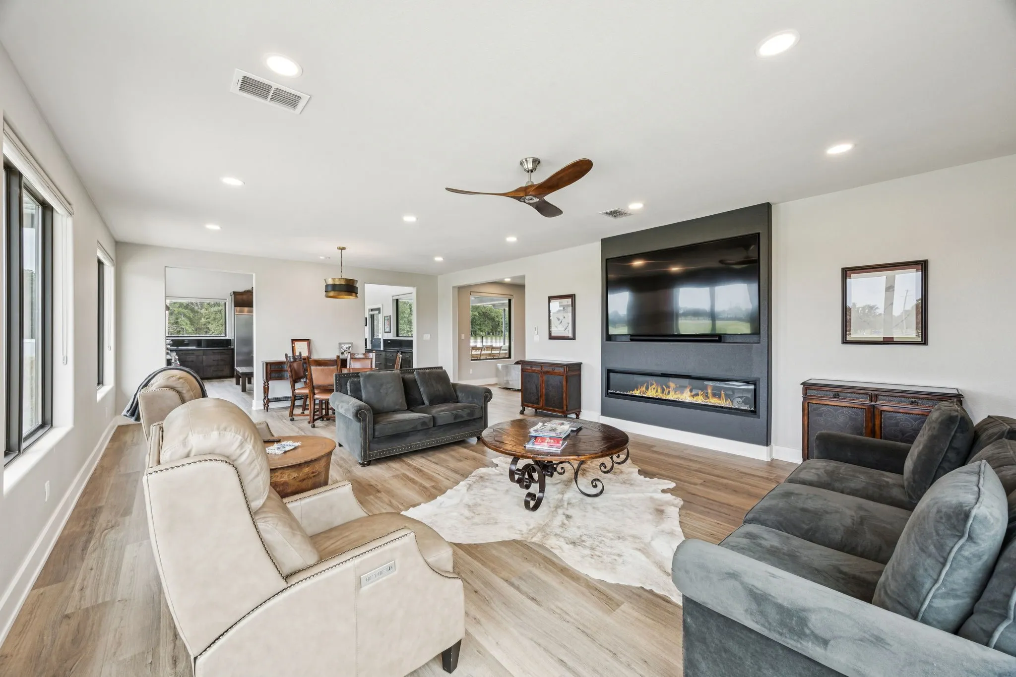 Single Family Residence For Sale in Van Zandt County , 836 VZ County Road, Van, Texas 75790, 1 Bedroom, 2 Bathroom, 3 Garage spaces, 10,848 Sqft, built in 2020, mls#21302348, Real Estate Agent in Van, Homes For Sale in Van Zandt county, Homes For Sale in Van, Realtor in Van Texas, Real Estate Brokerage Independent Realty Texas, Luminita Cordes Realtor