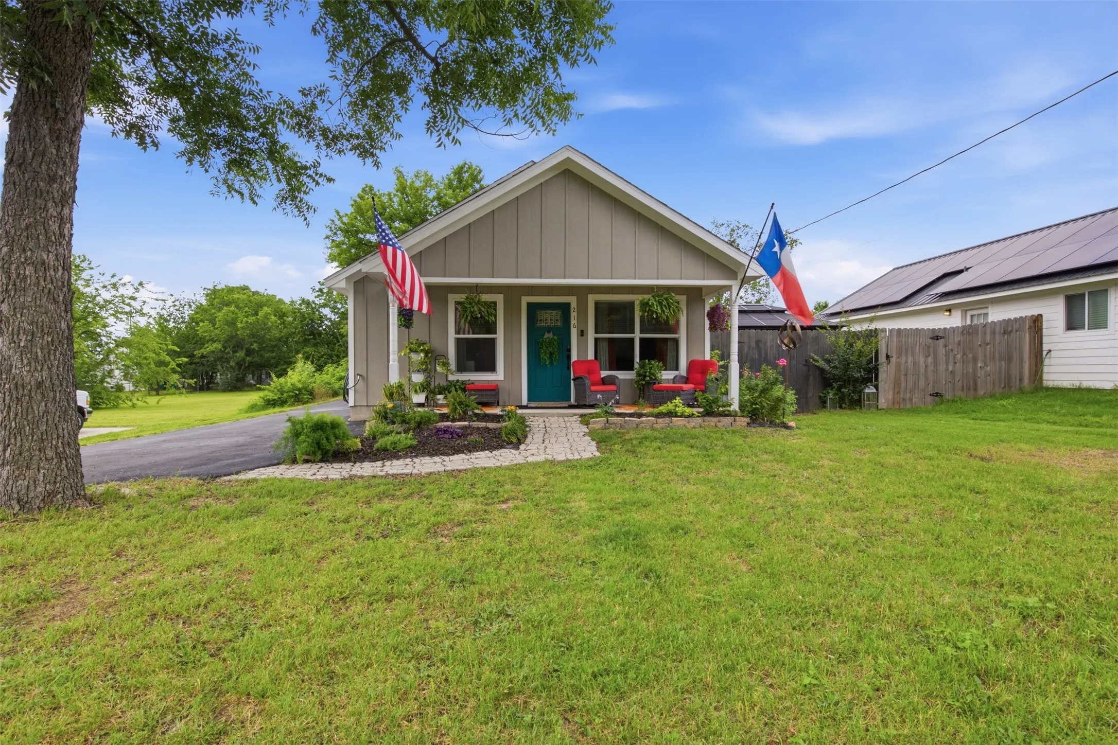 Single Family Residence For Sale in Montague County , 216 E Clay Street, Bowie, Texas 76230, 3 Bedrooms, 2 Bathrooms, Garage spaces, 1,068 Sqft, built in 2021, Price $225,000, mls#21302331, Real Estate Agent in Bowie, Homes For Sale in Montague county, Homes For Sale in Bowie, Realtor in Bowie Texas, Real Estate Brokerage Independent Realty Texas, Luminita Cordes Realtor