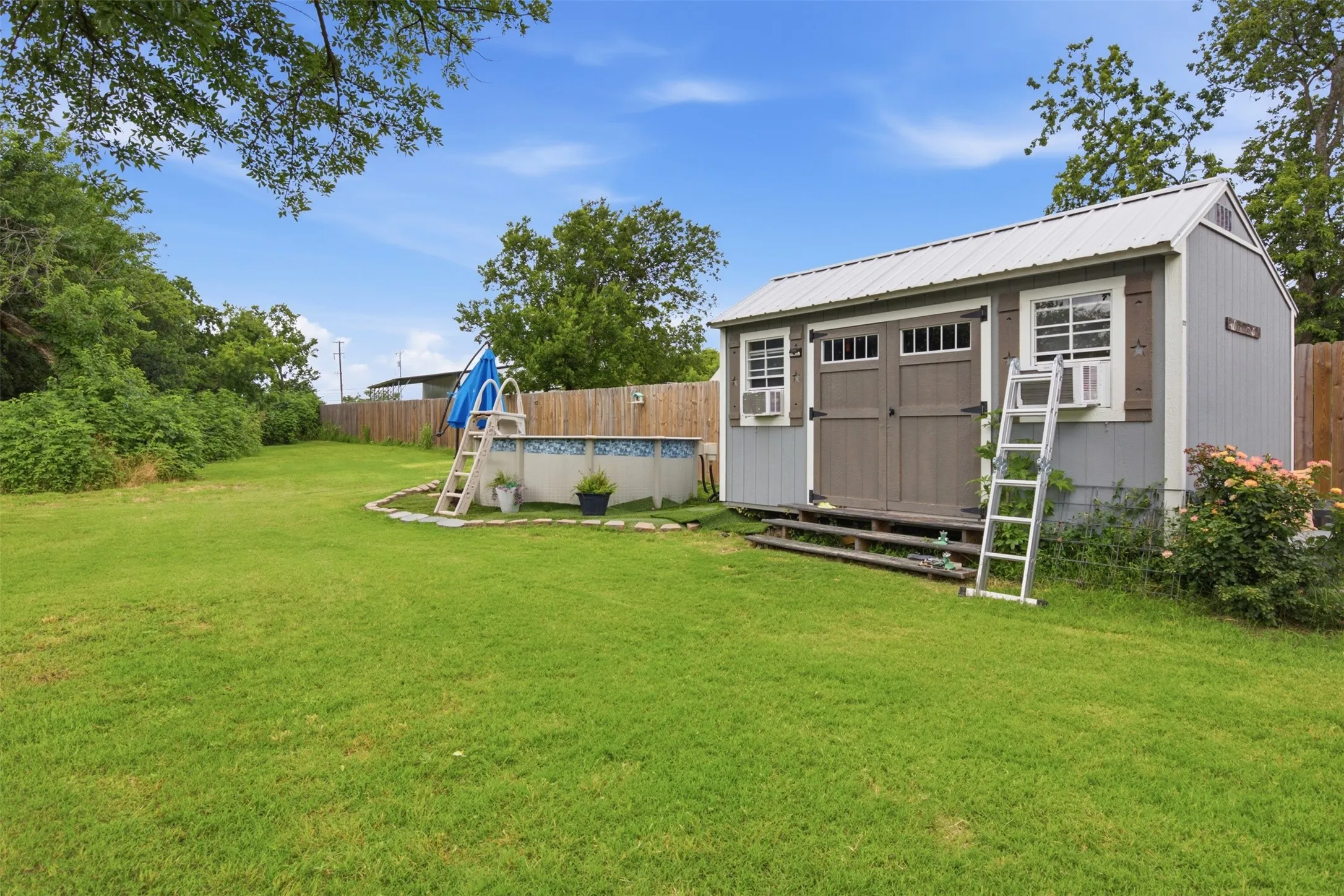 Single Family Residence For Sale in Montague County , 216 E Clay Street, Bowie, Texas 76230, 3 Bedrooms, 2 Bathrooms, Garage spaces, 1,068 Sqft, built in 2021, Price $225,000, mls#21302331, Real Estate Agent in Bowie, Homes For Sale in Montague county, Homes For Sale in Bowie, Realtor in Bowie Texas, Real Estate Brokerage Independent Realty Texas, Luminita Cordes Realtor