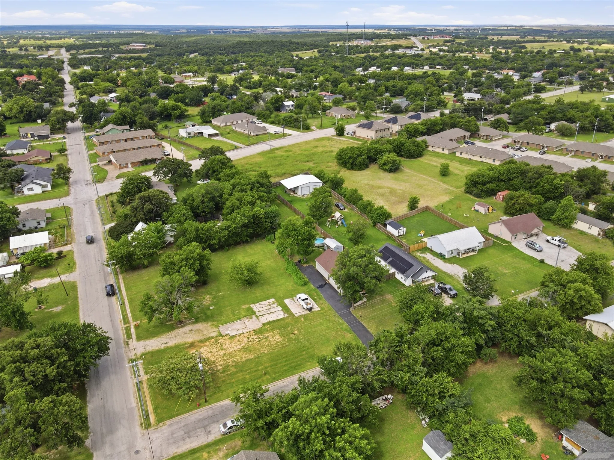 Single Family Residence For Sale in Montague County , 216 E Clay Street, Bowie, Texas 76230, 3 Bedrooms, 2 Bathrooms, Garage spaces, 1,068 Sqft, built in 2021, Price $225,000, mls#21302331, Real Estate Agent in Bowie, Homes For Sale in Montague county, Homes For Sale in Bowie, Realtor in Bowie Texas, Real Estate Brokerage Independent Realty Texas, Luminita Cordes Realtor