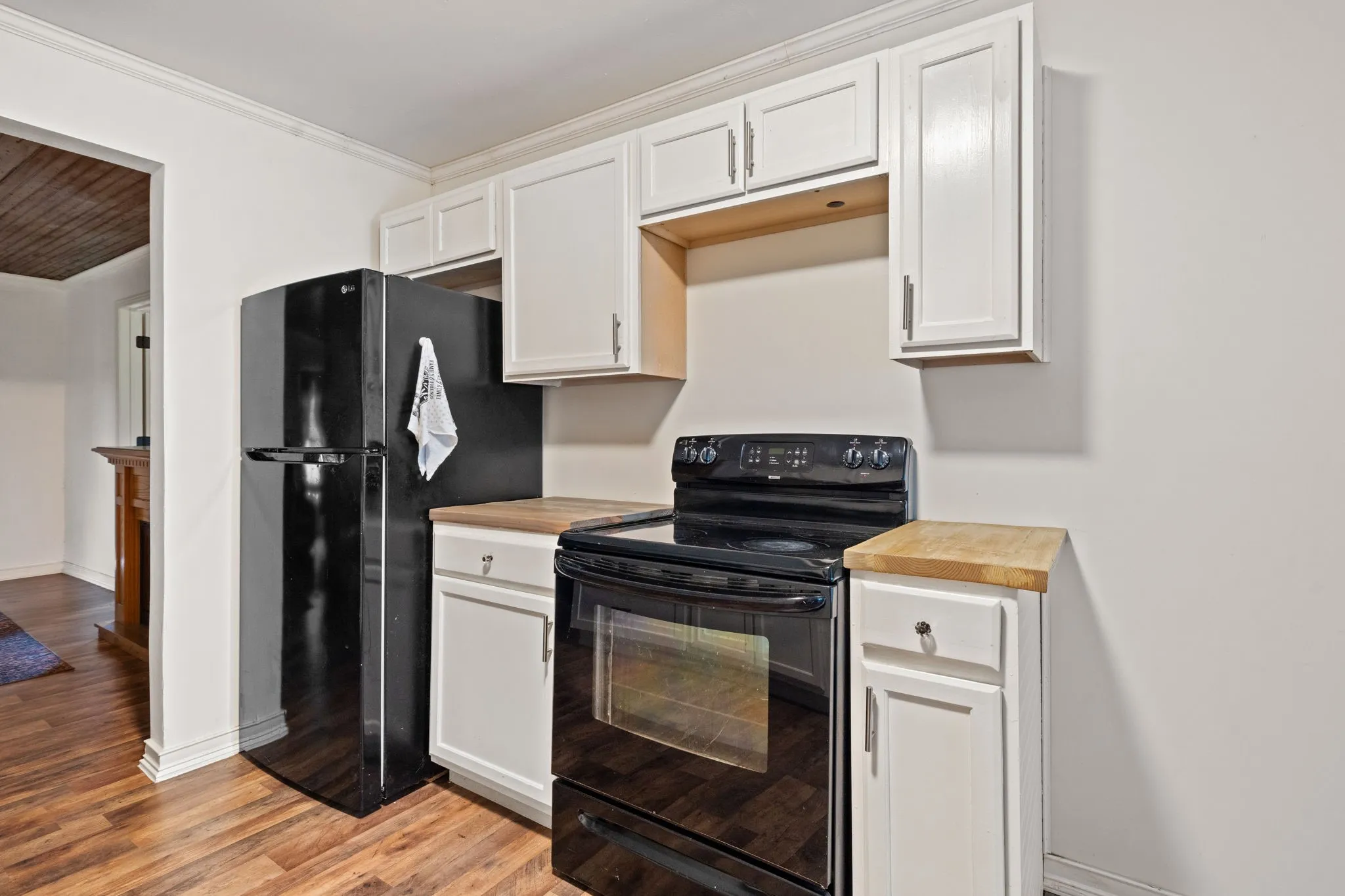 Single Family Residence For Sale in Wood County , 3211 Fm 779, Mineola, Texas 75773, 3 Bedroom, 2 Bathroom, 1 Garage spaces, 1,755 Sqft, built in 1948, mls#21290288, Real Estate Agent in Mineola, Homes For Sale in Wood county, Homes For Sale in Mineola, Realtor in Mineola Texas, Real Estate Brokerage Independent Realty Texas, Luminita Cordes Realtor