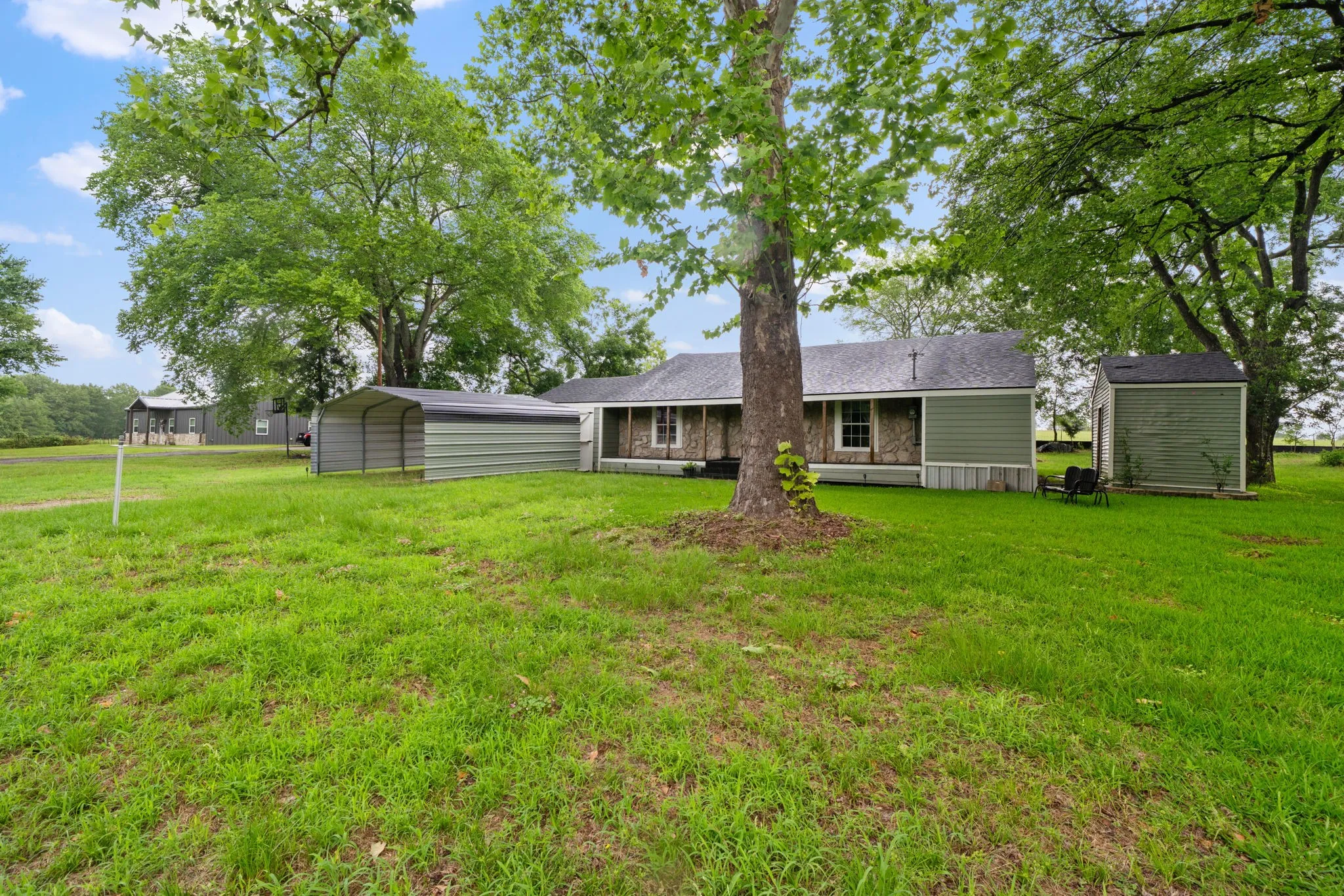 Single Family Residence For Sale in Wood County , 3211 Fm 779, Mineola, Texas 75773, 3 Bedroom, 2 Bathroom, 1 Garage spaces, 1,755 Sqft, built in 1948, mls#21290288, Real Estate Agent in Mineola, Homes For Sale in Wood county, Homes For Sale in Mineola, Realtor in Mineola Texas, Real Estate Brokerage Independent Realty Texas, Luminita Cordes Realtor