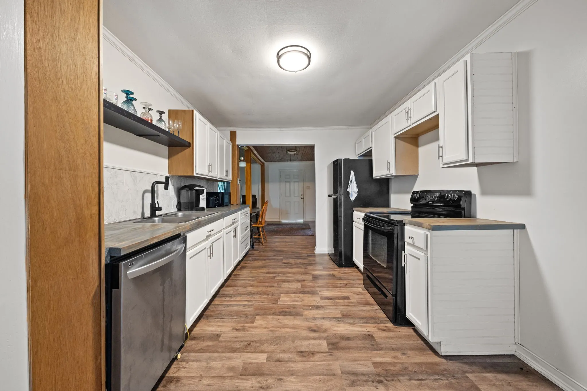 Single Family Residence For Sale in Wood County , 3211 Fm 779, Mineola, Texas 75773, 3 Bedroom, 2 Bathroom, 1 Garage spaces, 1,755 Sqft, built in 1948, mls#21290288, Real Estate Agent in Mineola, Homes For Sale in Wood county, Homes For Sale in Mineola, Realtor in Mineola Texas, Real Estate Brokerage Independent Realty Texas, Luminita Cordes Realtor