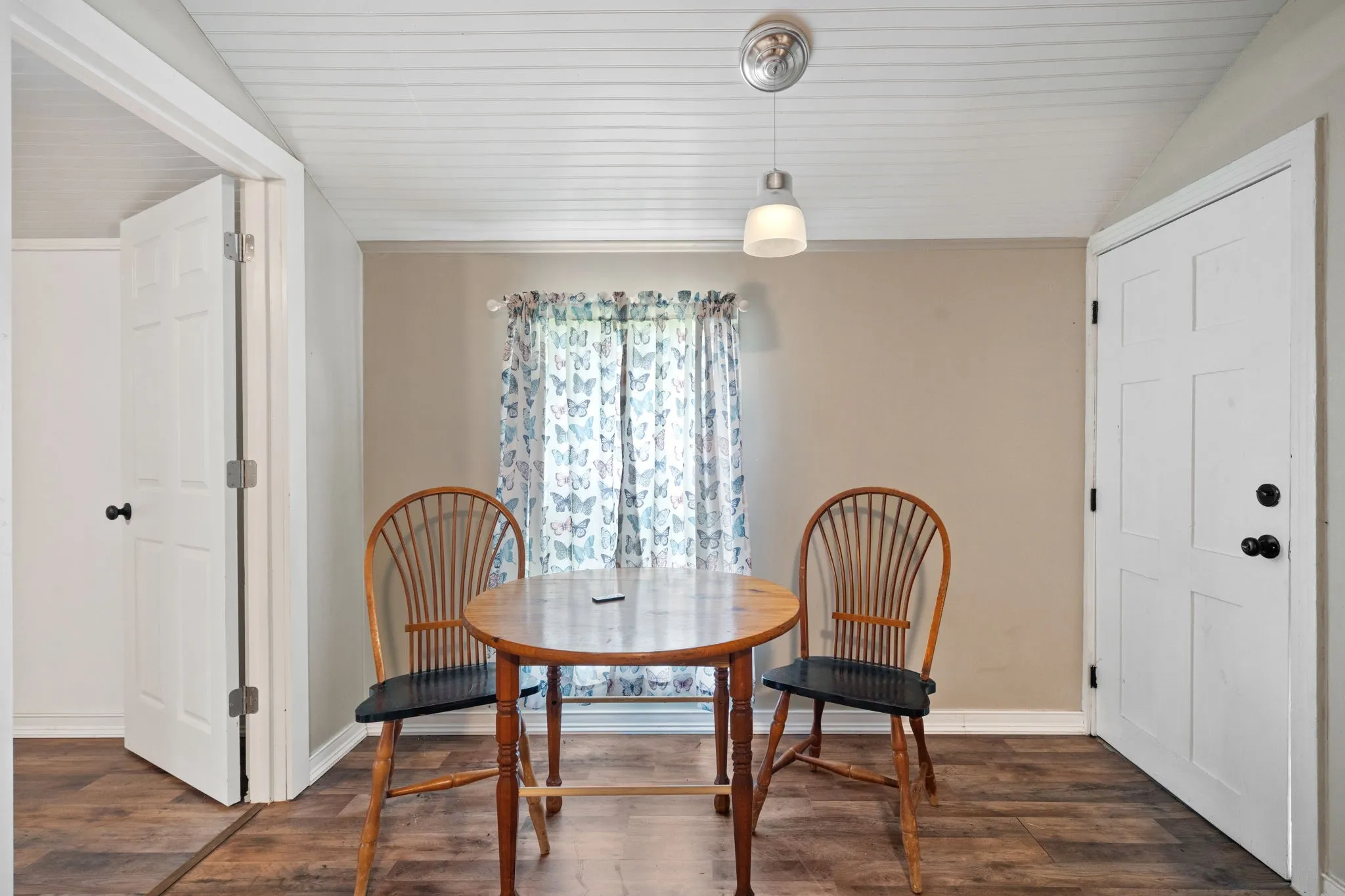 Single Family Residence For Sale in Wood County , 3211 Fm 779, Mineola, Texas 75773, 3 Bedroom, 2 Bathroom, 1 Garage spaces, 1,755 Sqft, built in 1948, mls#21290288, Real Estate Agent in Mineola, Homes For Sale in Wood county, Homes For Sale in Mineola, Realtor in Mineola Texas, Real Estate Brokerage Independent Realty Texas, Luminita Cordes Realtor
