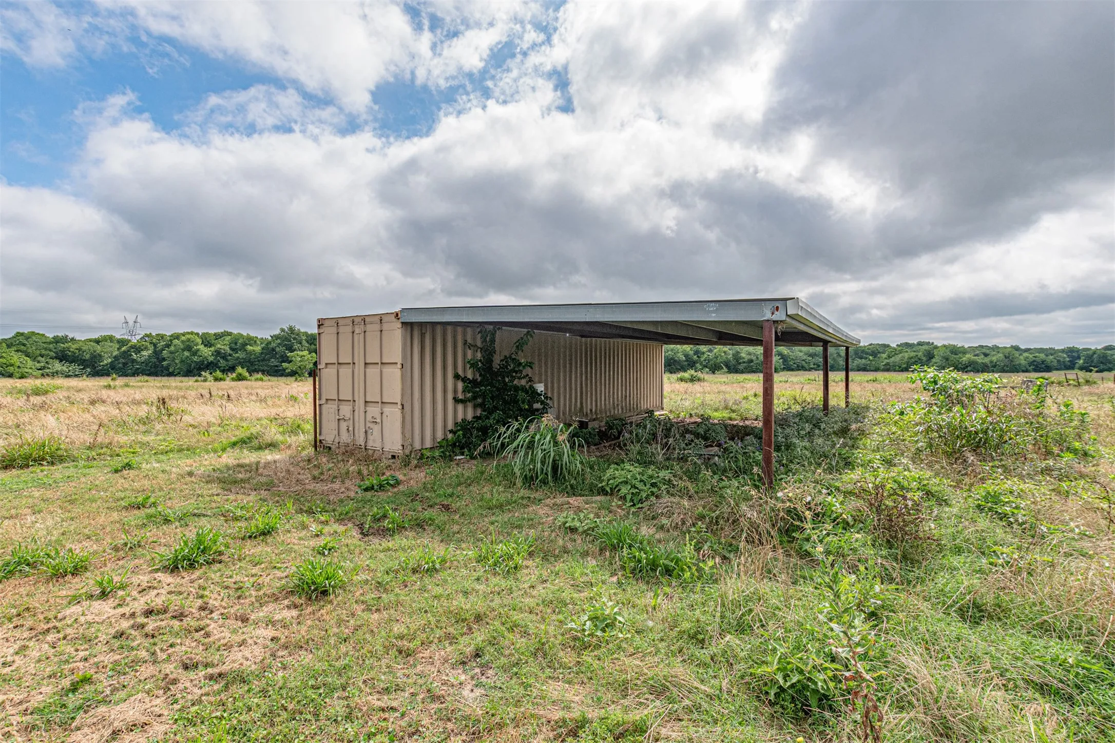 Single Family Residence For Sale in Hunt County , 5538 County Road 3214, Lone Oak, Texas 75453, 3 Bedroom, 2 Bathroom, Garage spaces, 1,478 Sqft, built in 2004, mls#21301749, Real Estate Agent in Lone Oak, Homes For Sale in Hunt county, Homes For Sale in Lone Oak, Realtor in Lone Oak Texas, Real Estate Brokerage Independent Realty Texas, Luminita Cordes Realtor