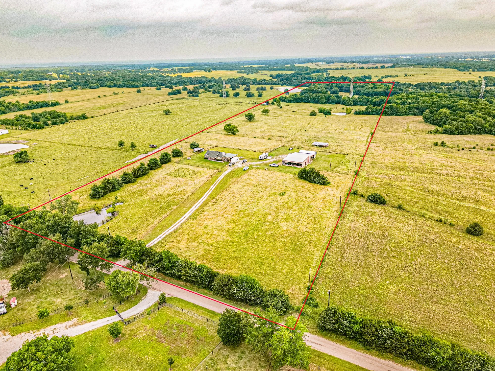 Single Family Residence For Sale in Hunt County , 5538 County Road 3214, Lone Oak, Texas 75453, 3 Bedroom, 2 Bathroom, Garage spaces, 1,478 Sqft, built in 2004, mls#21301749, Real Estate Agent in Lone Oak, Homes For Sale in Hunt county, Homes For Sale in Lone Oak, Realtor in Lone Oak Texas, Real Estate Brokerage Independent Realty Texas, Luminita Cordes Realtor