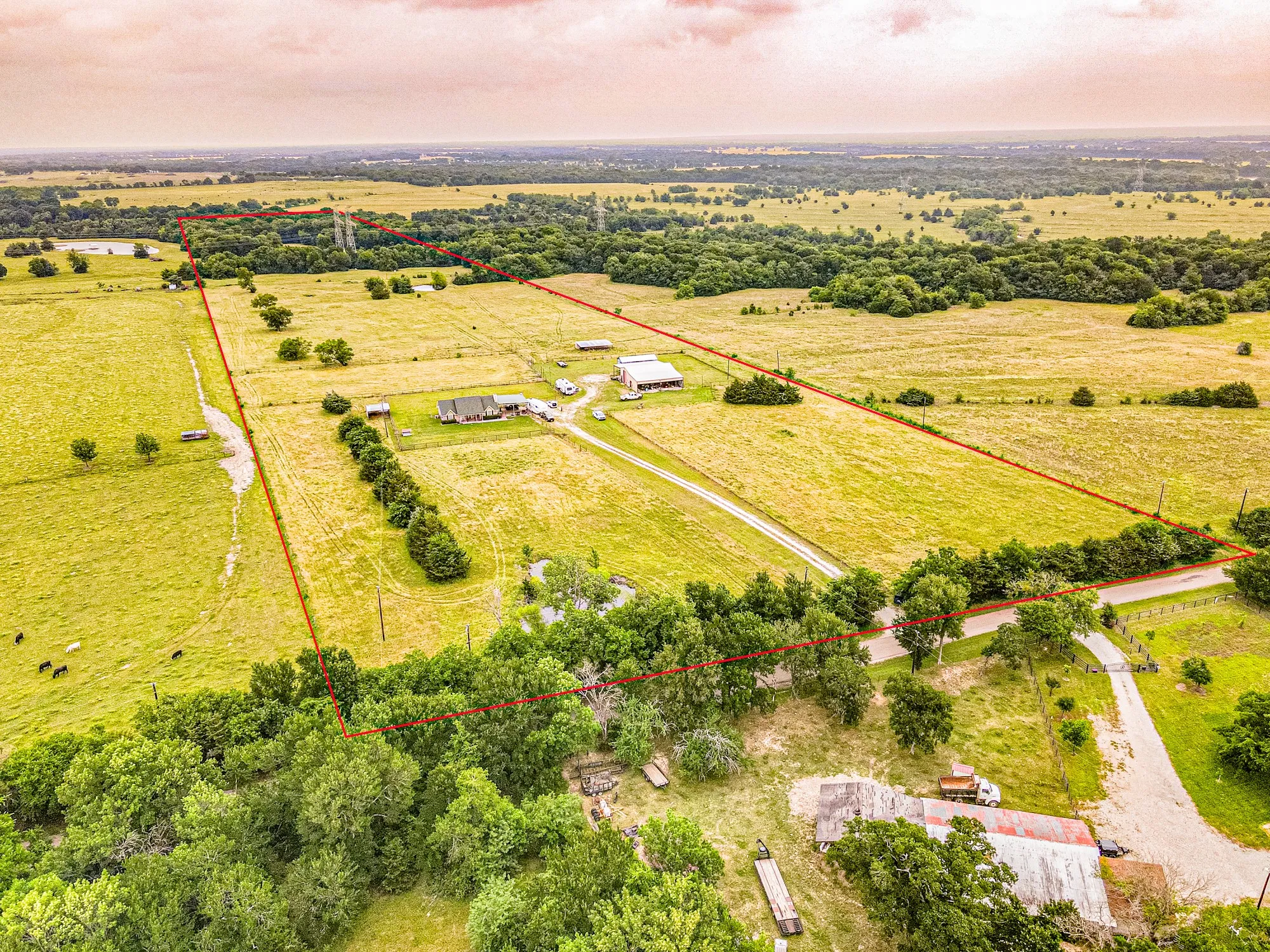 Single Family Residence For Sale in Hunt County , 5538 County Road 3214, Lone Oak, Texas 75453, 3 Bedroom, 2 Bathroom, Garage spaces, 1,478 Sqft, built in 2004, mls#21301749, Real Estate Agent in Lone Oak, Homes For Sale in Hunt county, Homes For Sale in Lone Oak, Realtor in Lone Oak Texas, Real Estate Brokerage Independent Realty Texas, Luminita Cordes Realtor