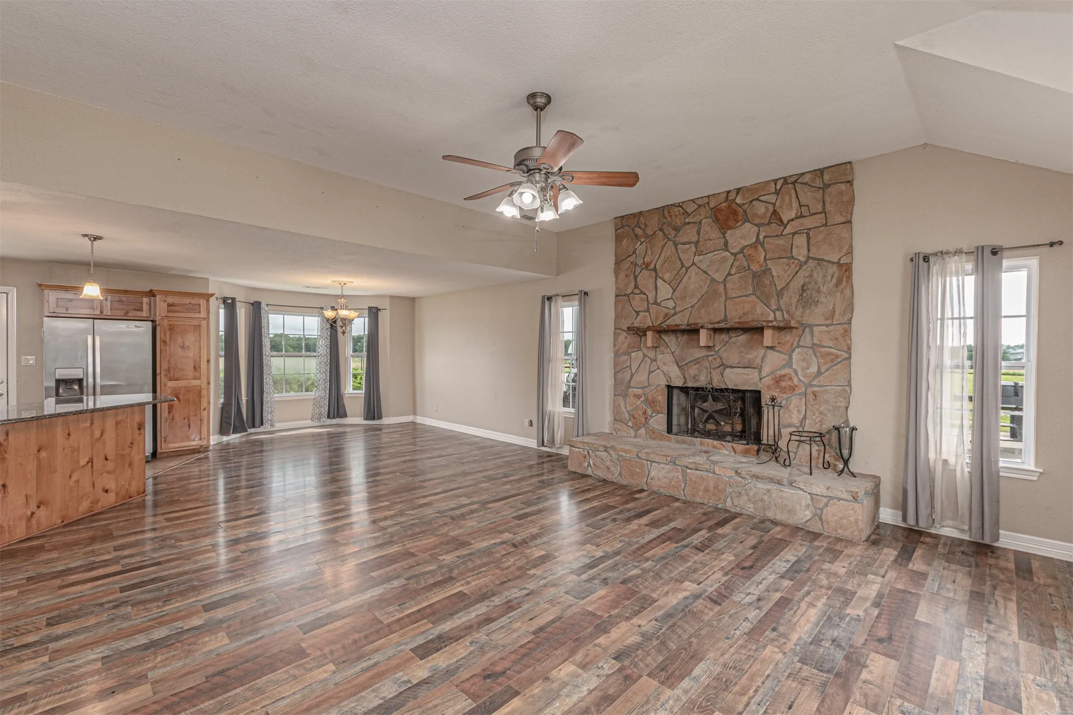 Single Family Residence For Sale in Hunt County , 5538 County Road 3214, Lone Oak, Texas 75453, 3 Bedroom, 2 Bathroom, Garage spaces, 1,478 Sqft, built in 2004, mls#21301749, Real Estate Agent in Lone Oak, Homes For Sale in Hunt county, Homes For Sale in Lone Oak, Realtor in Lone Oak Texas, Real Estate Brokerage Independent Realty Texas, Luminita Cordes Realtor