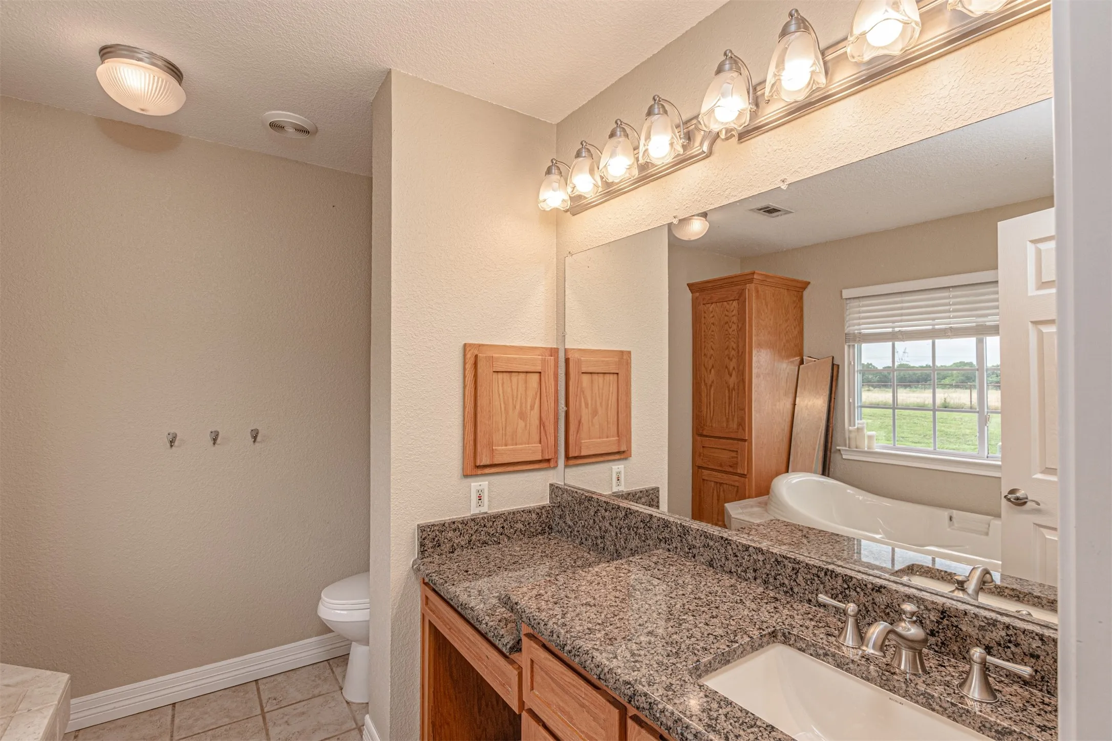 Single Family Residence For Sale in Hunt County , 5538 County Road 3214, Lone Oak, Texas 75453, 3 Bedroom, 2 Bathroom, Garage spaces, 1,478 Sqft, built in 2004, mls#21301749, Real Estate Agent in Lone Oak, Homes For Sale in Hunt county, Homes For Sale in Lone Oak, Realtor in Lone Oak Texas, Real Estate Brokerage Independent Realty Texas, Luminita Cordes Realtor
