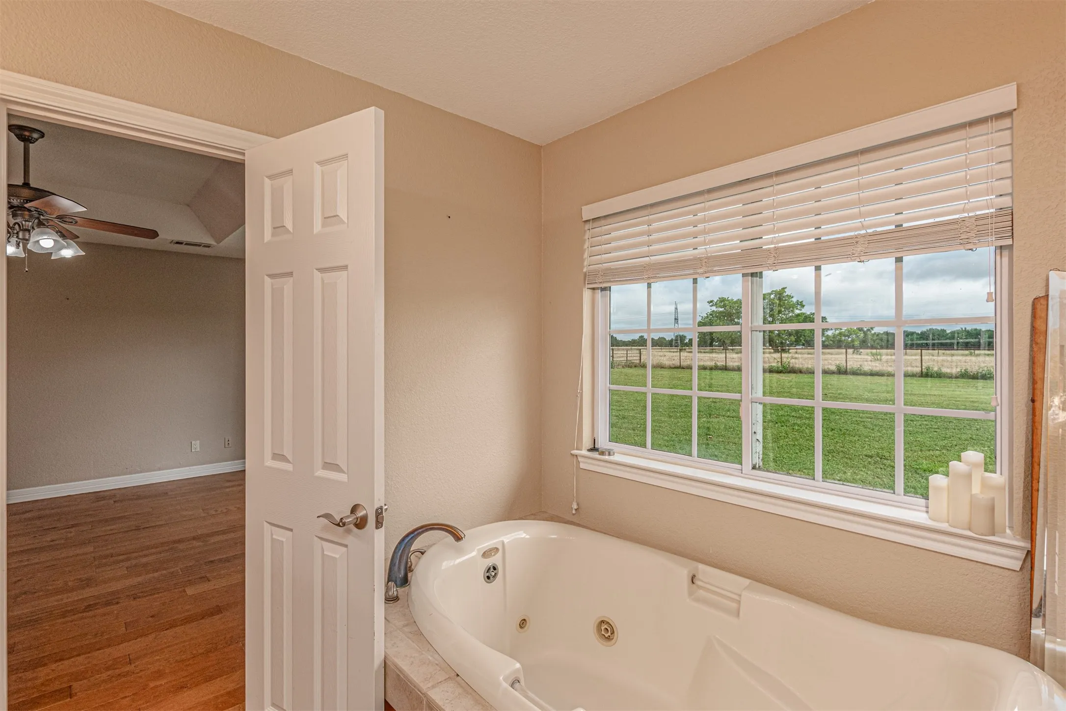 Single Family Residence For Sale in Hunt County , 5538 County Road 3214, Lone Oak, Texas 75453, 3 Bedroom, 2 Bathroom, Garage spaces, 1,478 Sqft, built in 2004, mls#21301749, Real Estate Agent in Lone Oak, Homes For Sale in Hunt county, Homes For Sale in Lone Oak, Realtor in Lone Oak Texas, Real Estate Brokerage Independent Realty Texas, Luminita Cordes Realtor