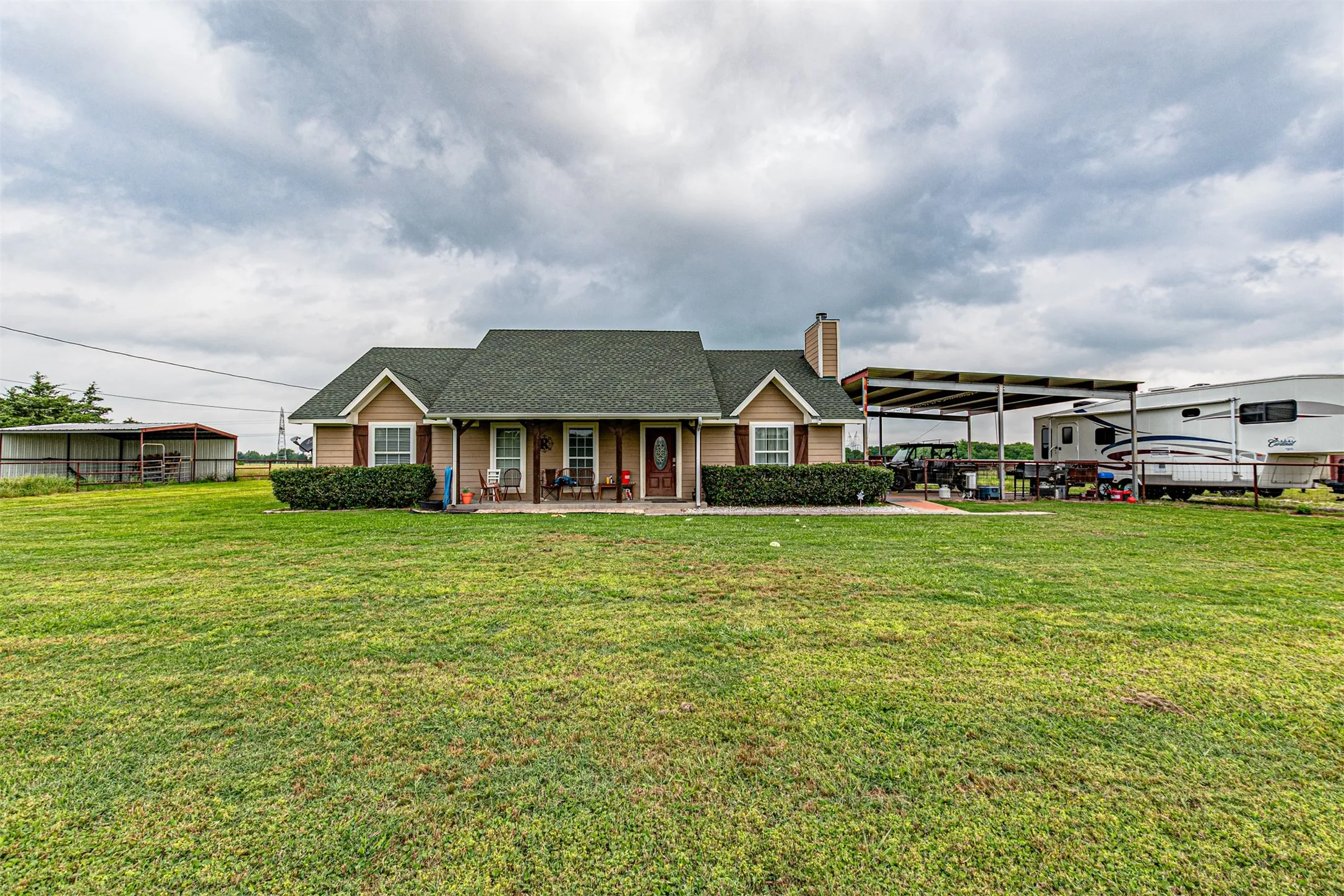 Single Family Residence For Sale in Hunt County , 5538 County Road 3214, Lone Oak, Texas 75453, 3 Bedroom, 2 Bathroom, Garage spaces, 1,478 Sqft, built in 2004, mls#21301749, Real Estate Agent in Lone Oak, Homes For Sale in Hunt county, Homes For Sale in Lone Oak, Realtor in Lone Oak Texas, Real Estate Brokerage Independent Realty Texas, Luminita Cordes Realtor